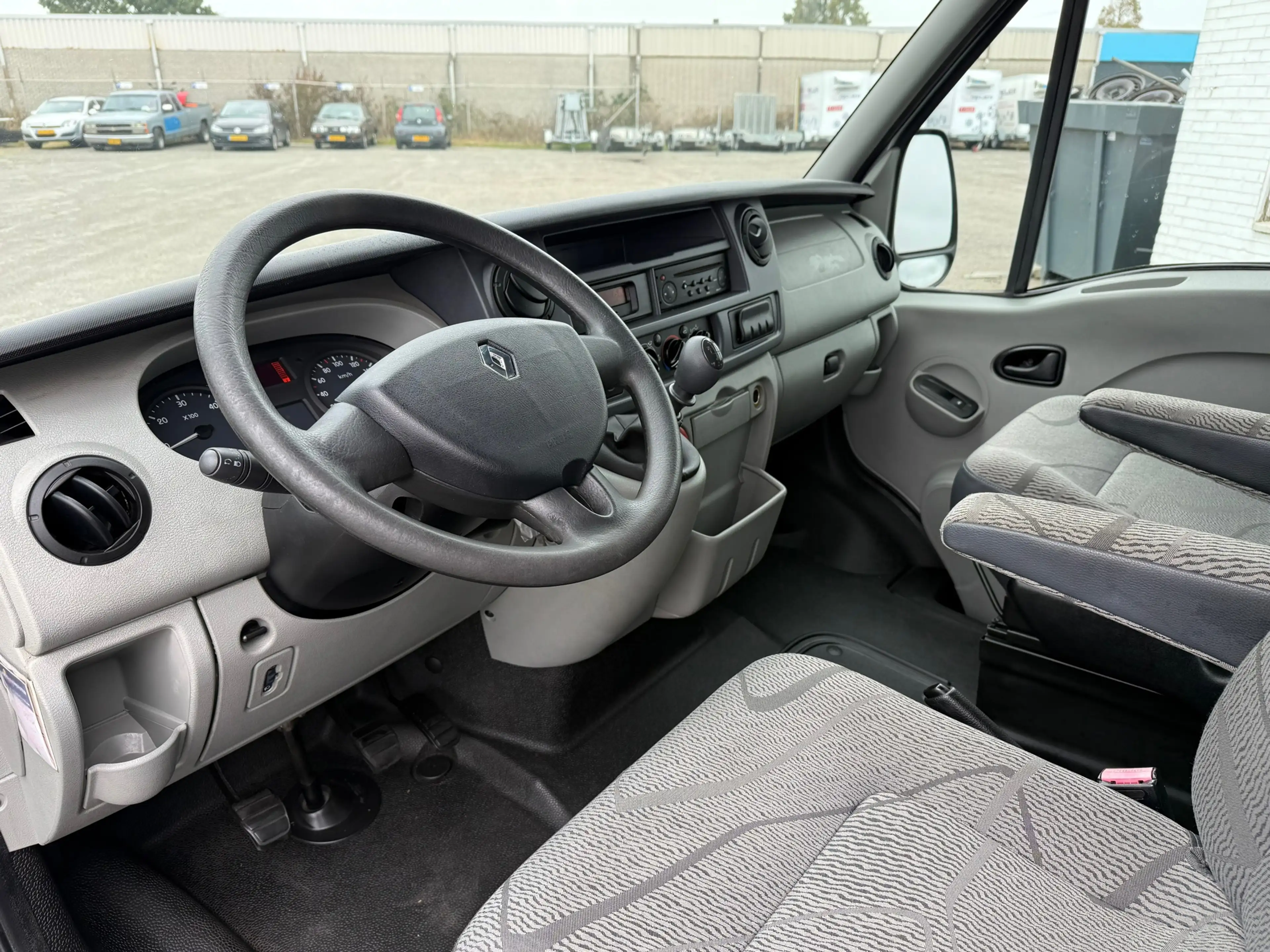 Renault Master T28 2.5 dCi L1H1 DC Rolstoelbus | Airco | Cruise | — photo 2