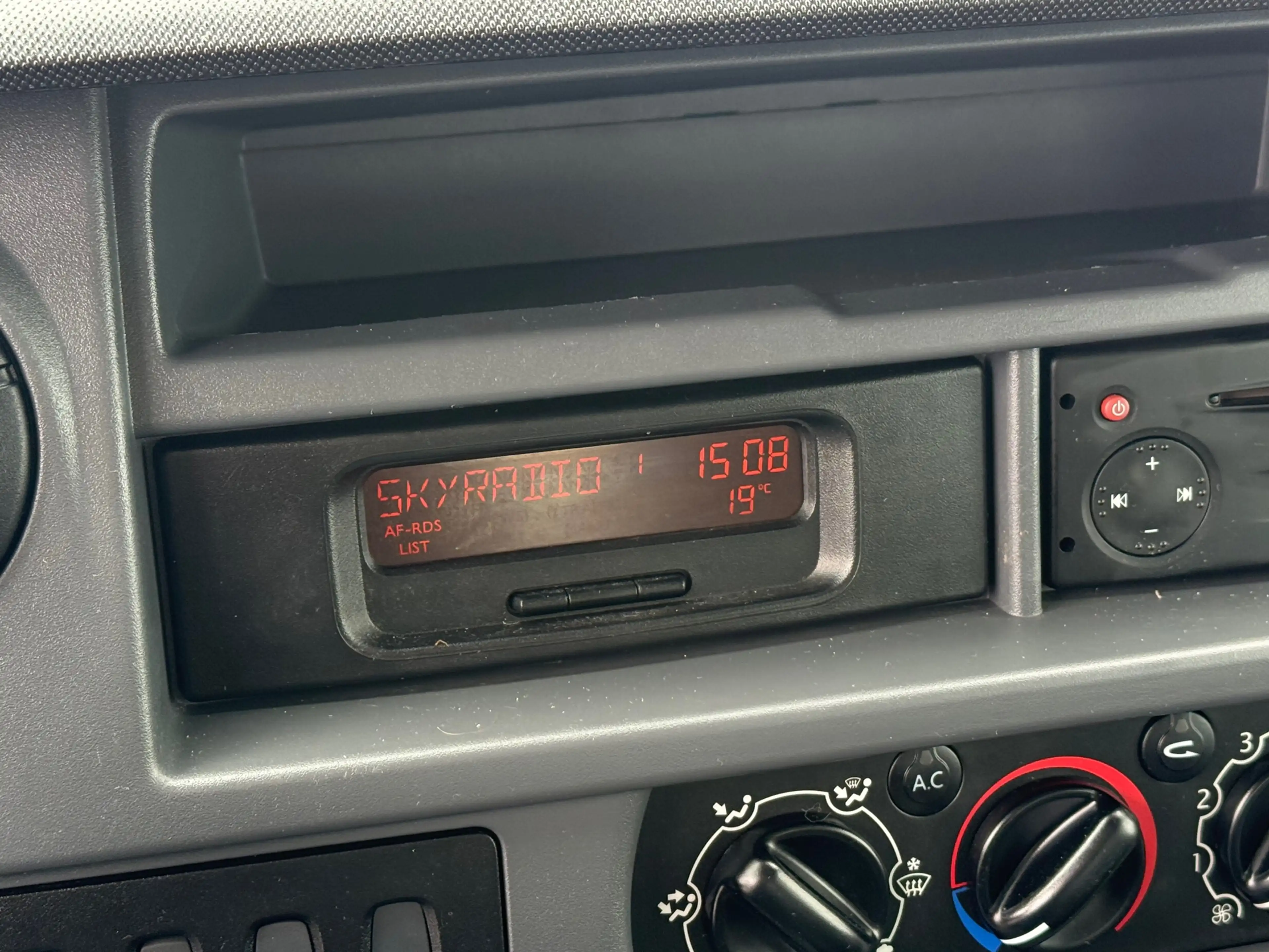 Renault Master T28 2.5 dCi L1H1 DC Rolstoelbus | Airco | Cruise | — photo 10
