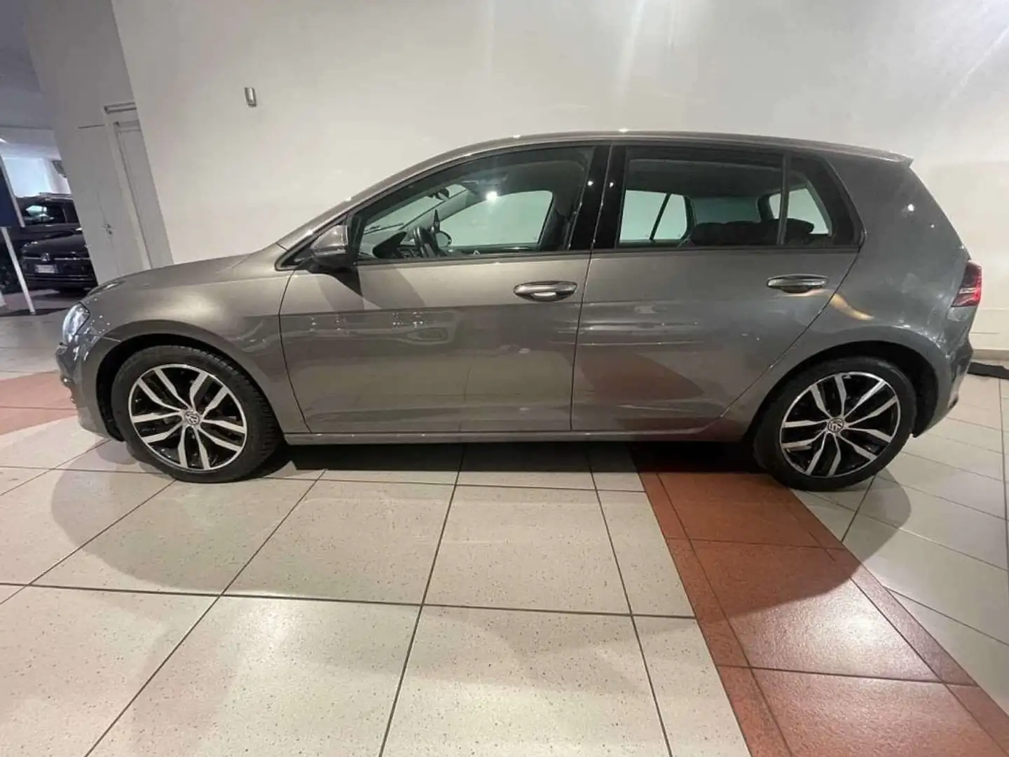 Volkswagen Golf 7ª serie 2.0 TDI 5p. Executive BlueMotion Techno Grigio - 2