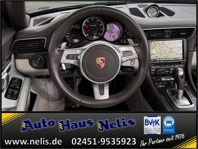Porsche 911 view 12