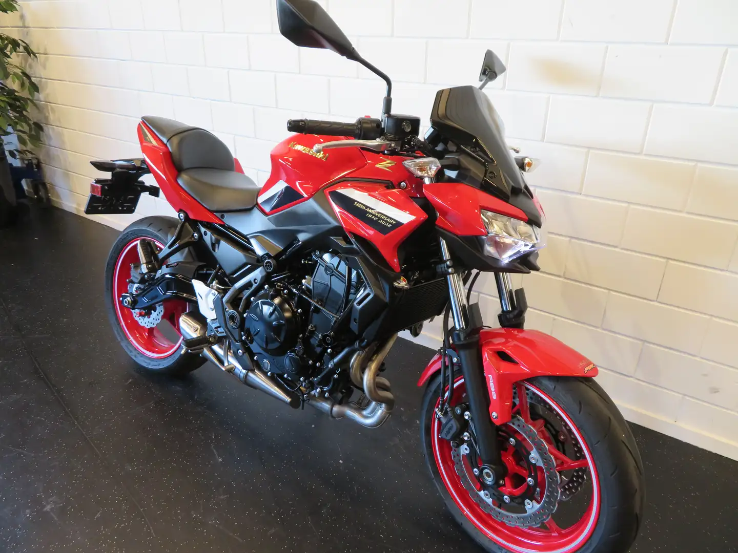 Kawasaki Z 650 Z650 ABS 50TH. ANNIVERSARY!! Rouge - 2