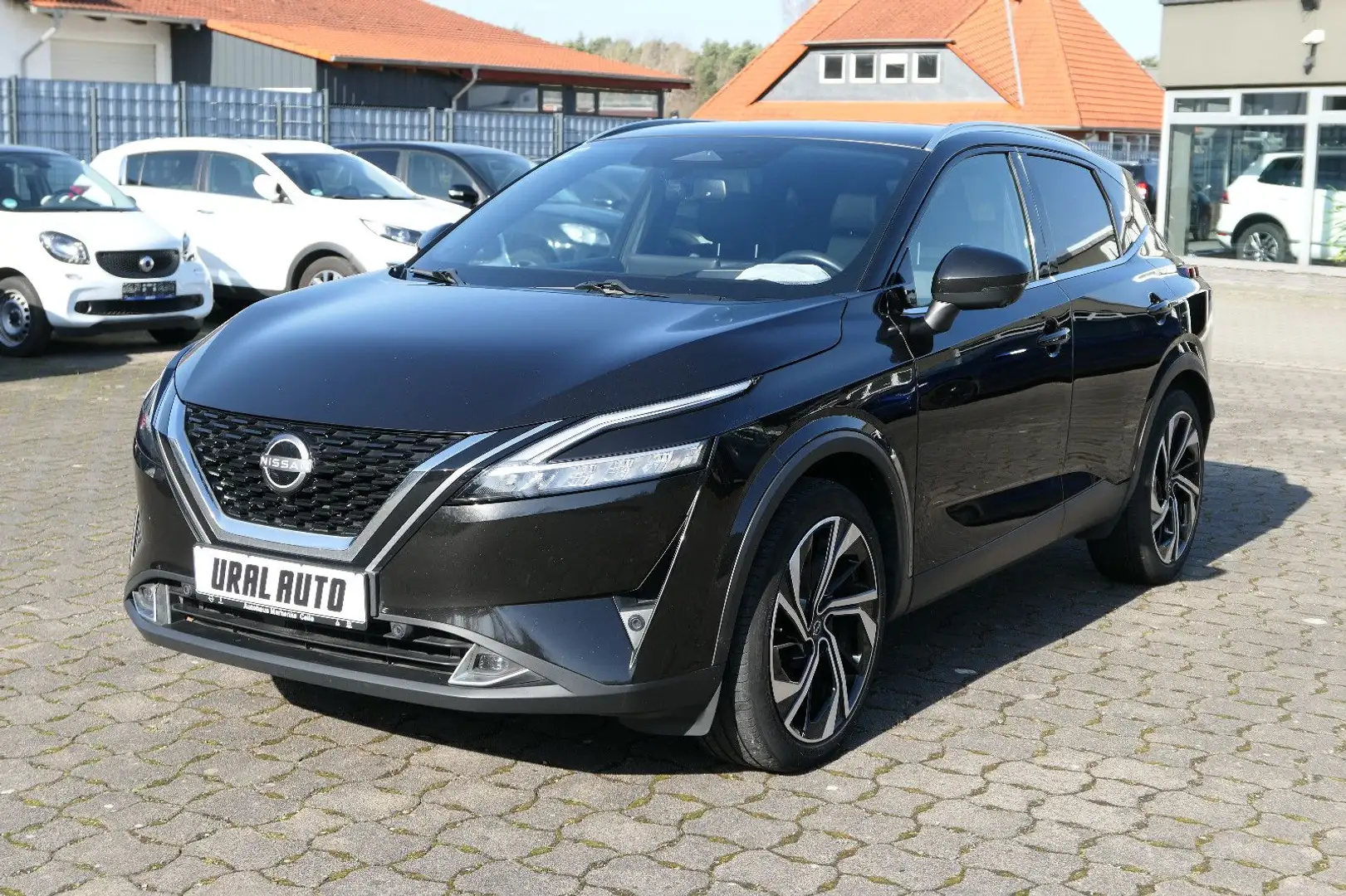 Nissan Qashqai Tekna+/ACC/360°/Head-Up/LED Schwarz - 1