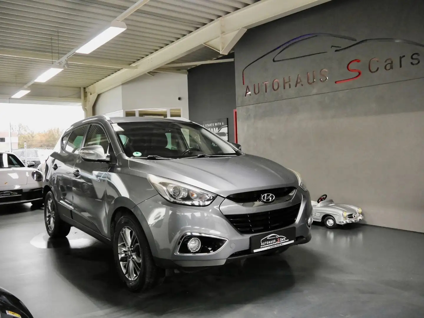 Hyundai iX35 FIFA World Cup Edition 2WD*Navi*PDC Grau - 2
