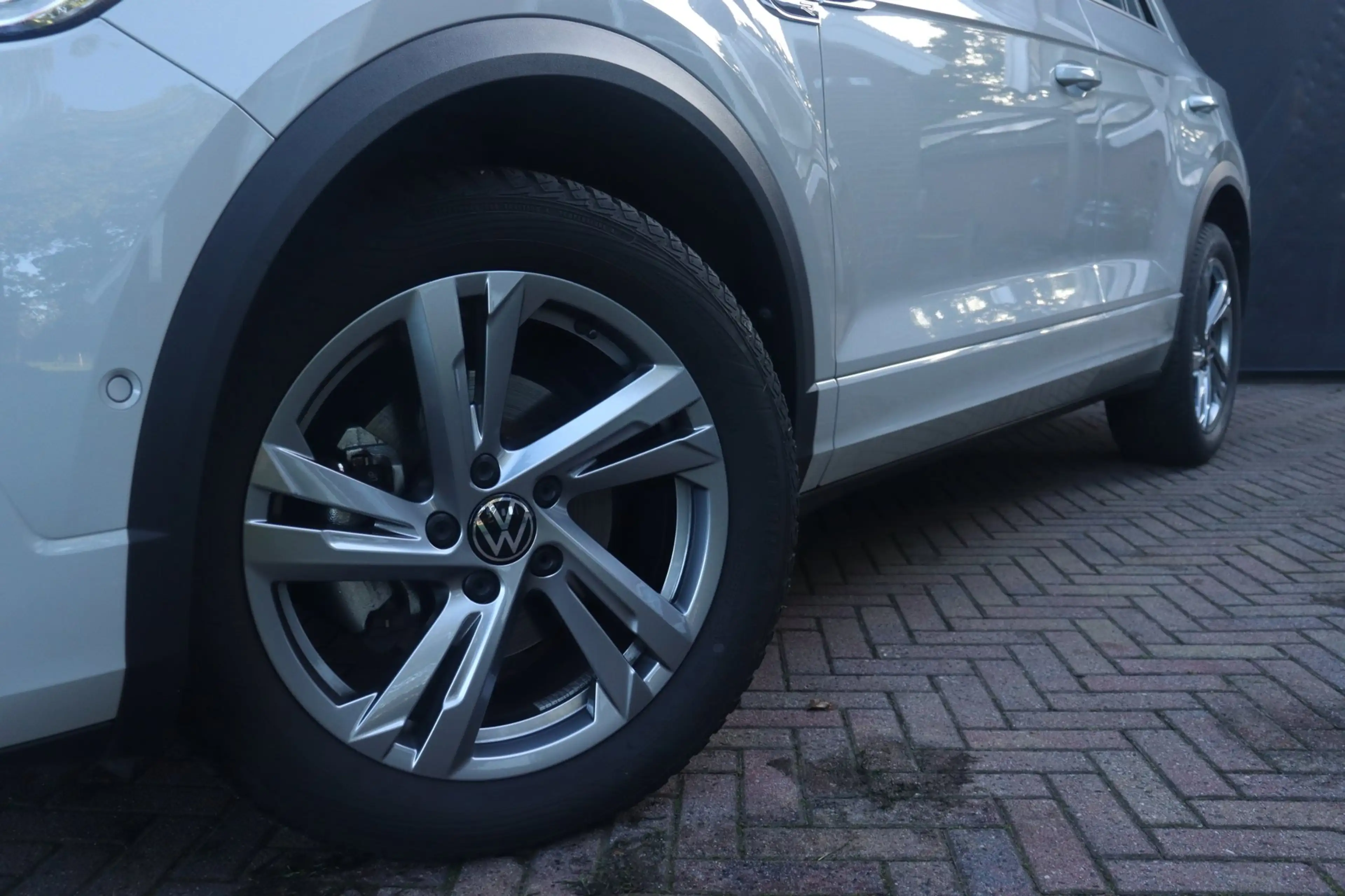 Volkswagen T-Roc 1.0 TSI R-Line — photo 8