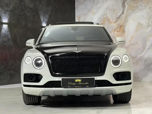Bentley Bentayga view 6