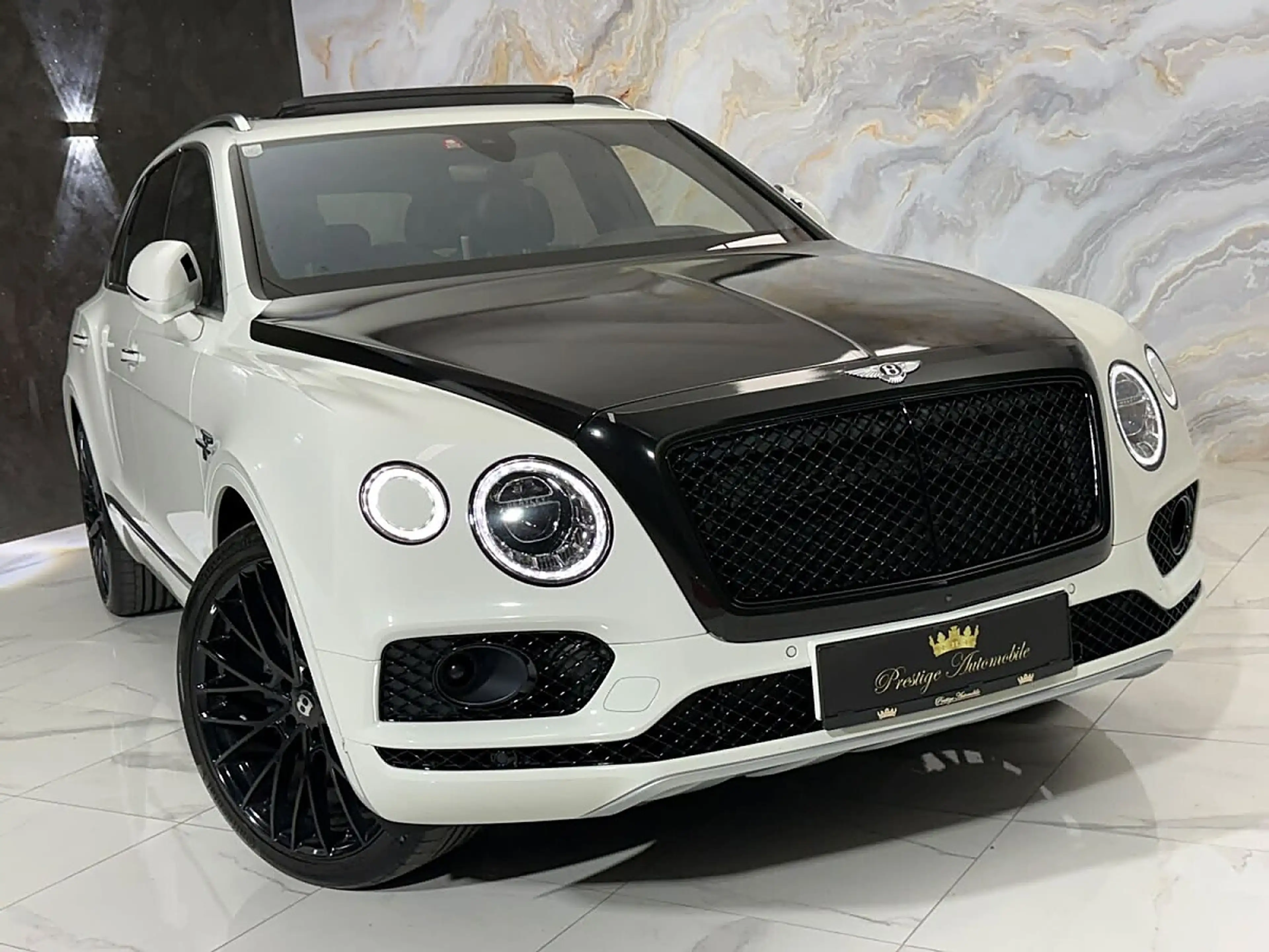 Bentley Bentayga First Edition W12 6,0 * AKRAPOVIC TITAN * MULLI... — photo 3