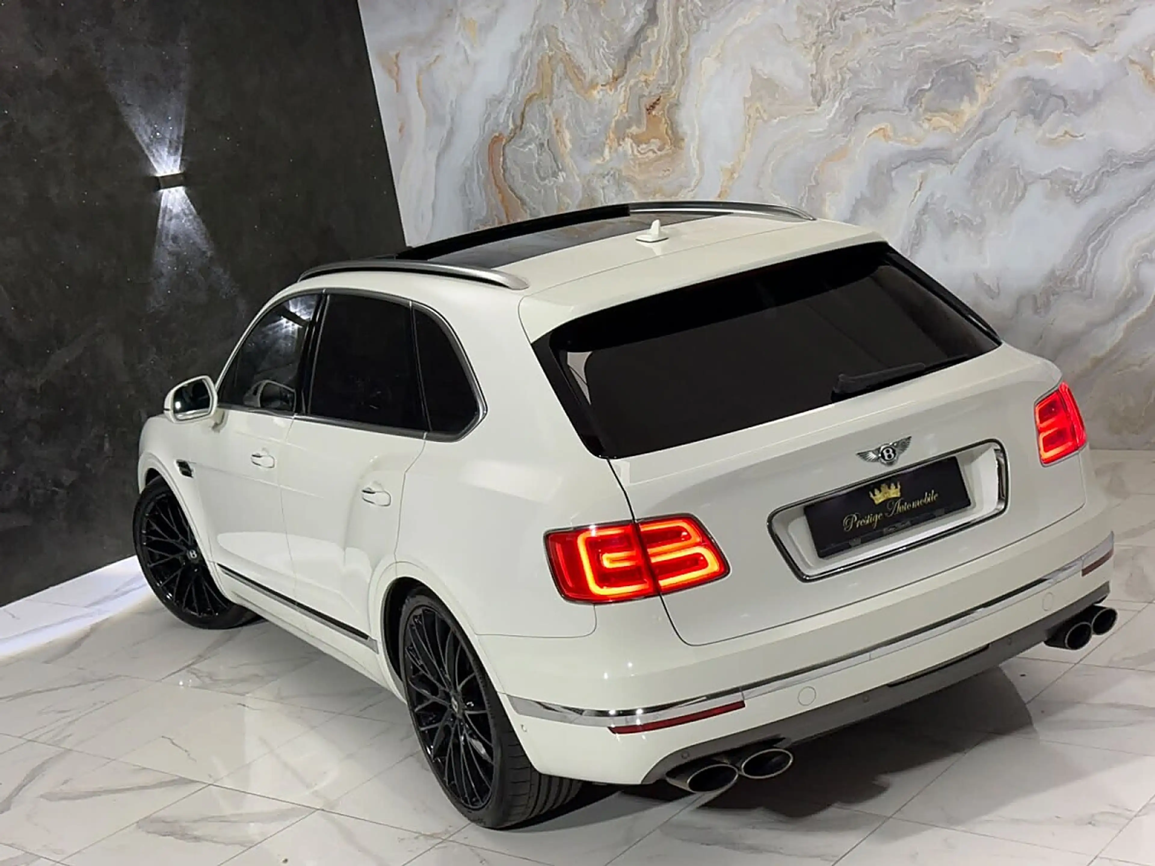 Bentley Bentayga First Edition W12 6,0 * AKRAPOVIC TITAN * MULLI... — photo 13