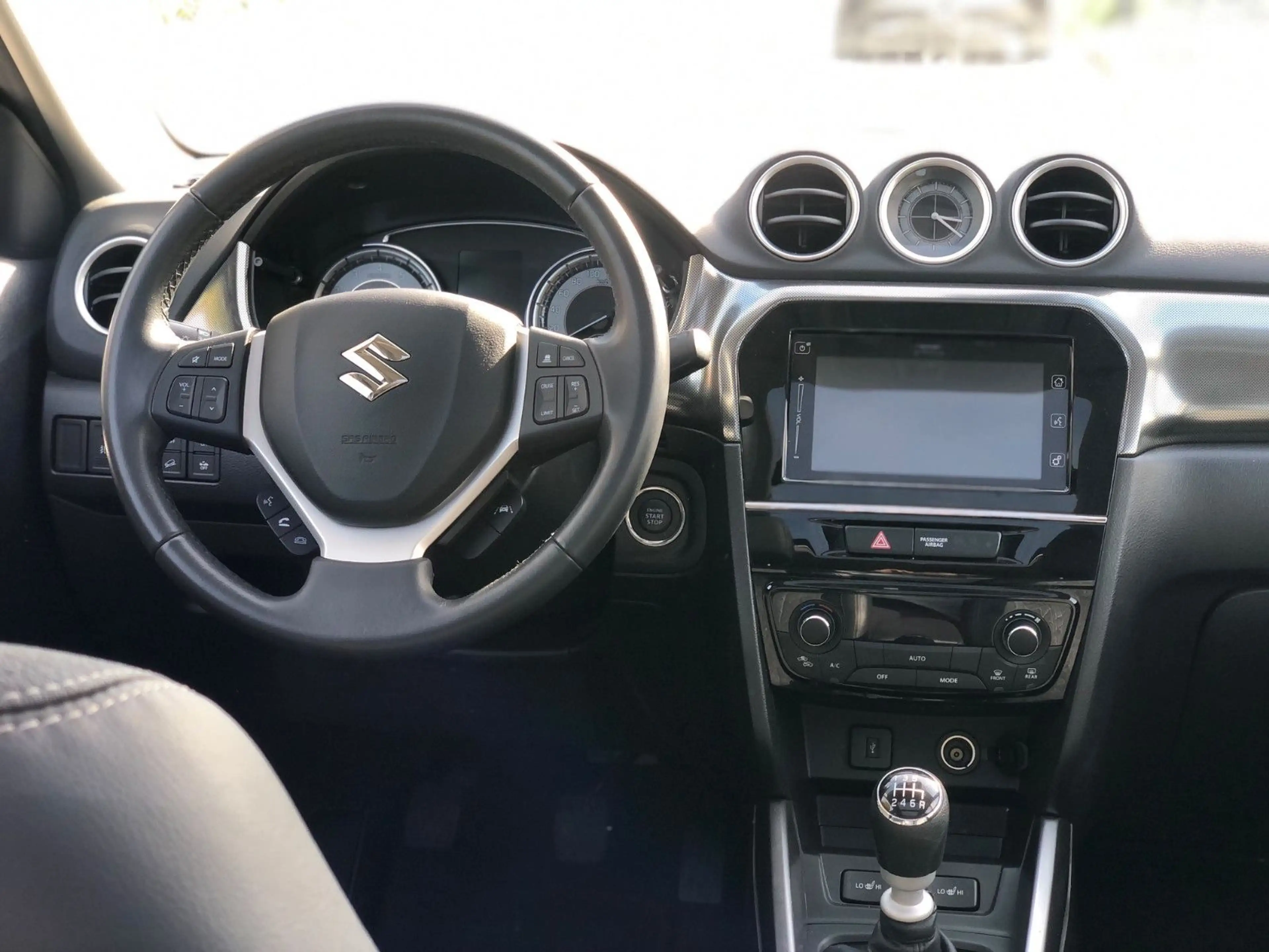 Suzuki Vitara VITARA 1.4 BOOSTERJET HYBRID COMFORT+ 4x4 — photo 11