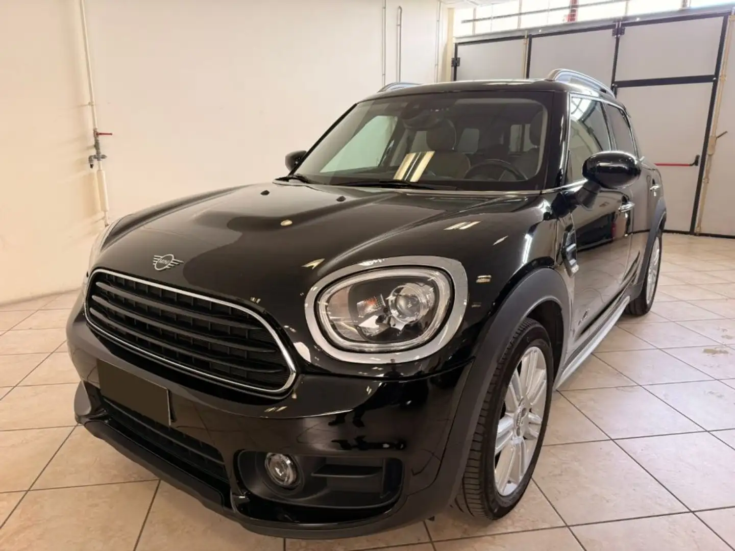 MINI Cooper D Countryman 2.0 Hype ALL4 Schwarz - 1
