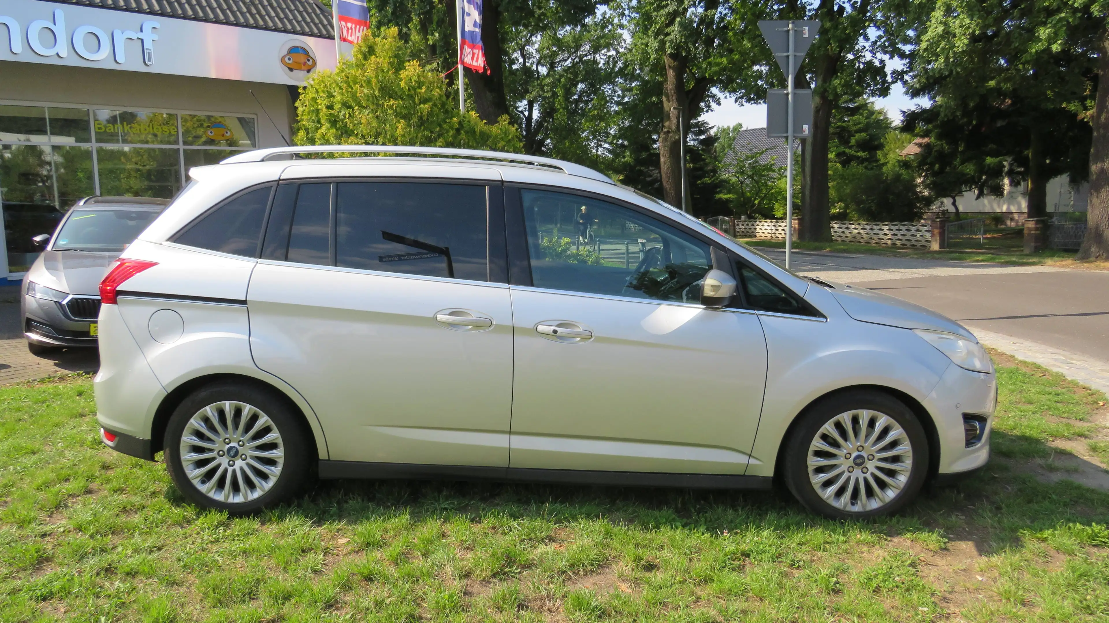Ford Grand C-Max Titanium 6 Sitzer — photo 8