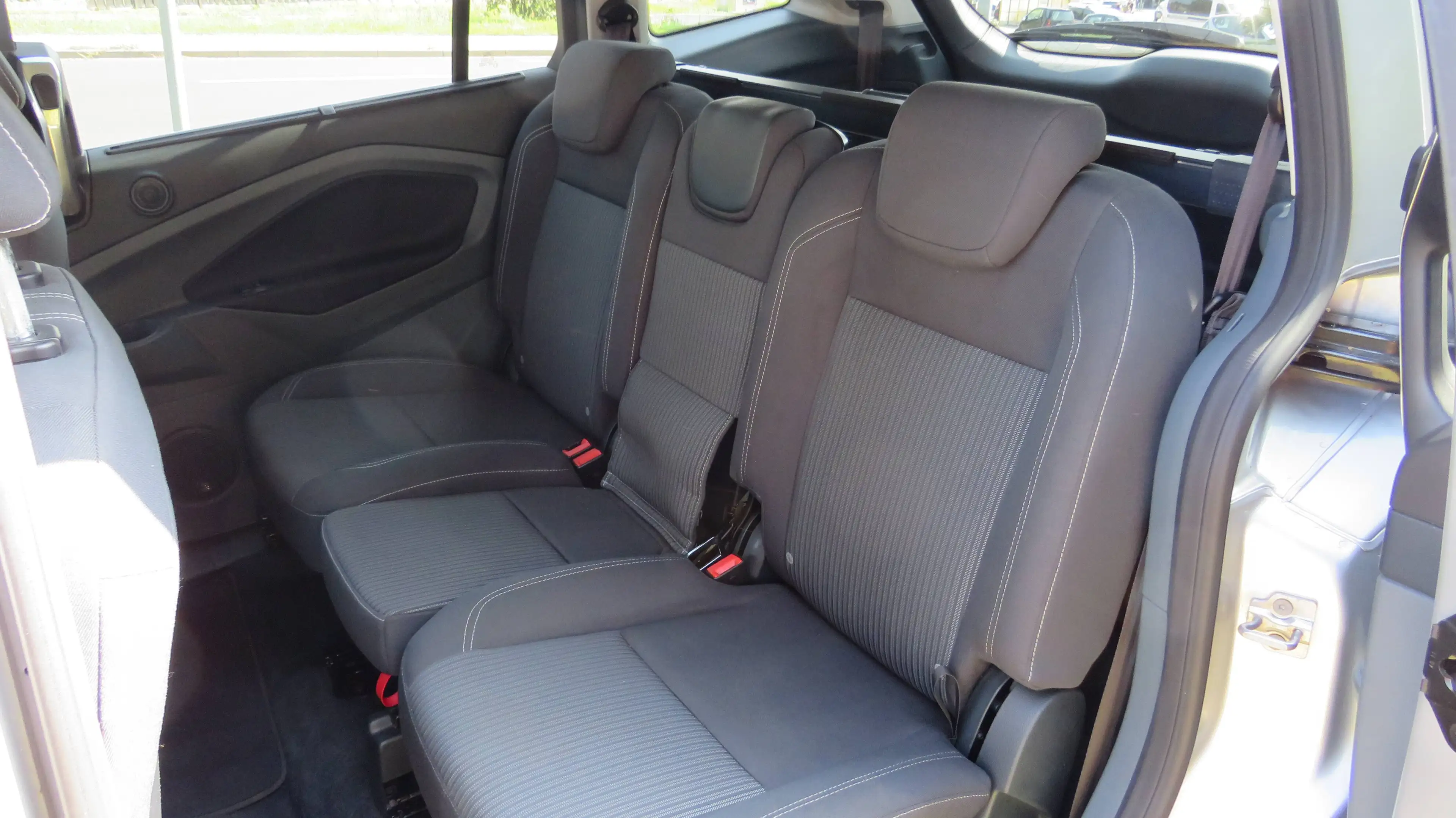 Ford Grand C-Max Titanium 6 Sitzer — photo 11