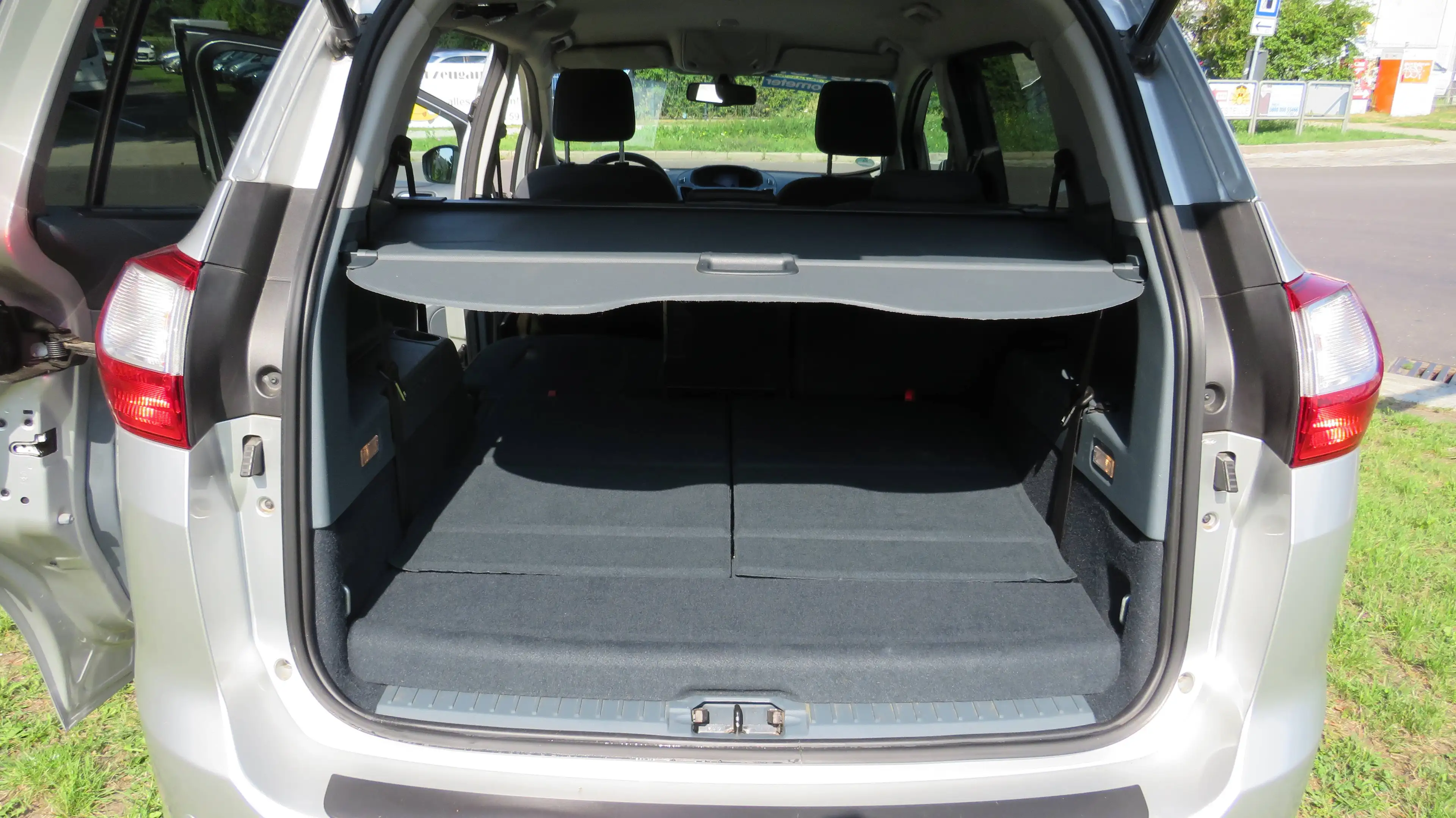 Ford Grand C-Max Titanium 6 Sitzer — photo 12