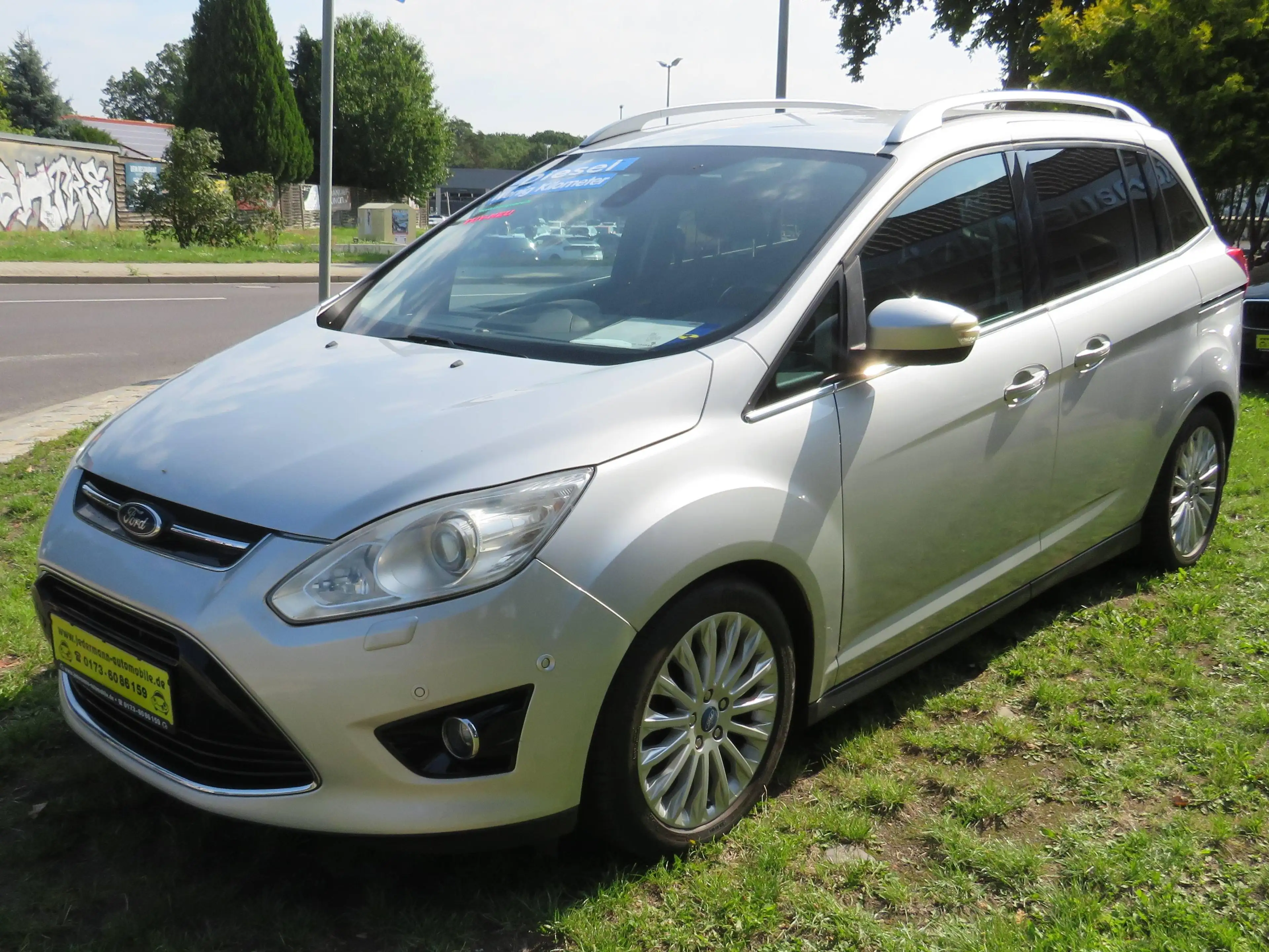 Ford Grand C-Max Titanium 6 Sitzer — photo 3