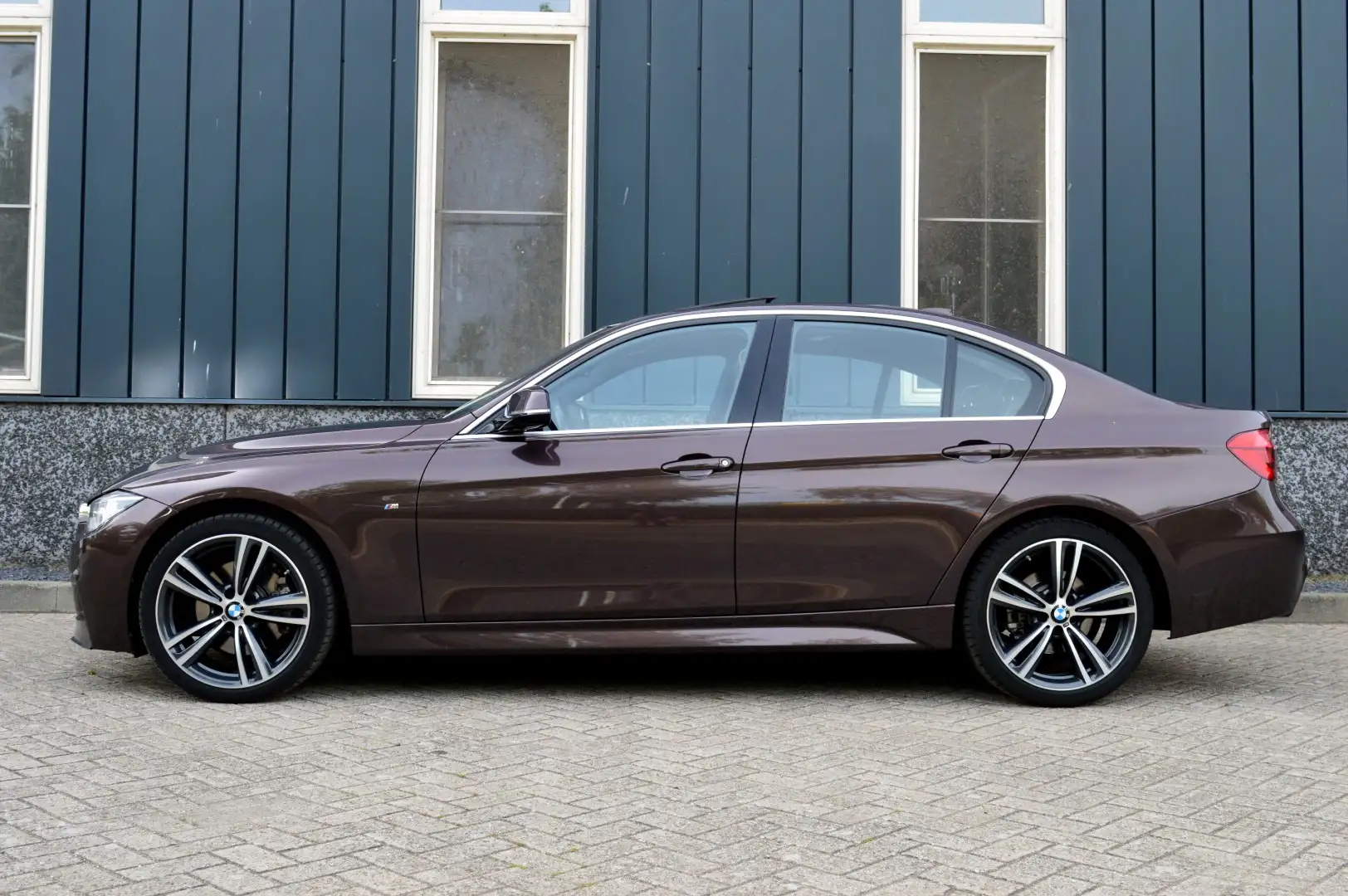 BMW 330 3-serie 330i xDrive M-Sport Rijklaarprijs-Garantie Rood - 2