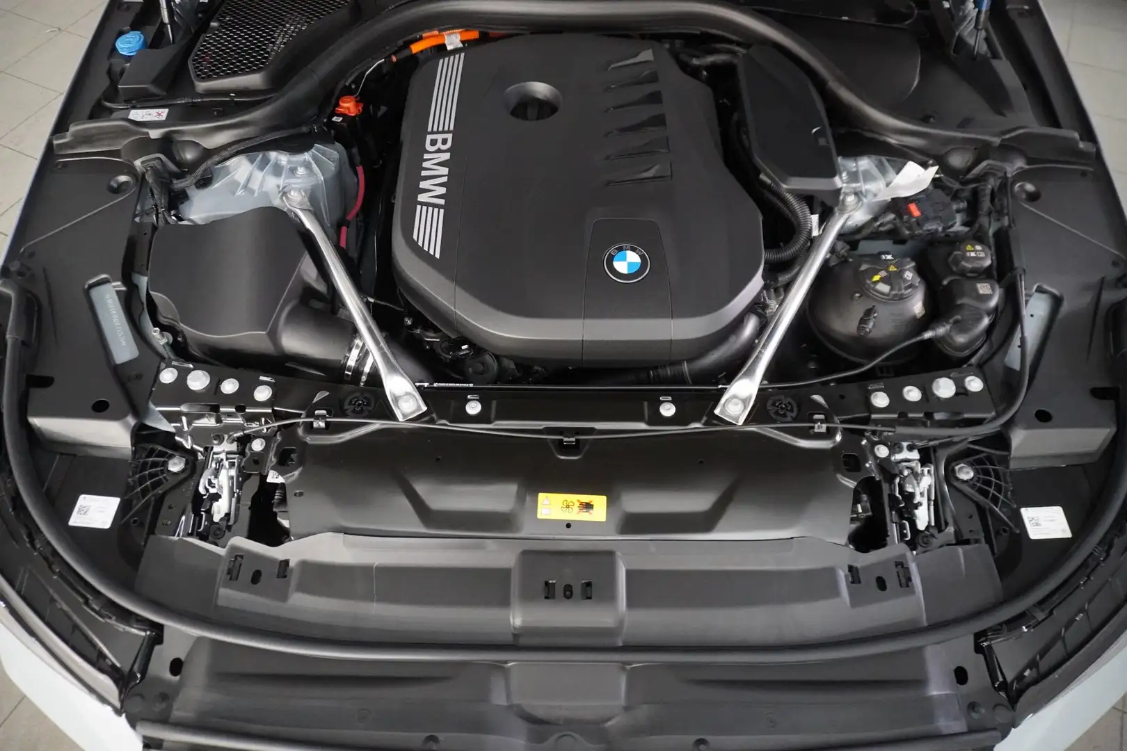 BMW 550 e xDrive Grau - 2