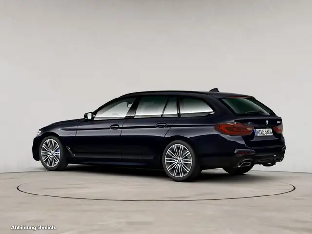BMW 5 Series view 6