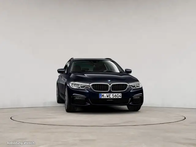 BMW 5 Series view 10