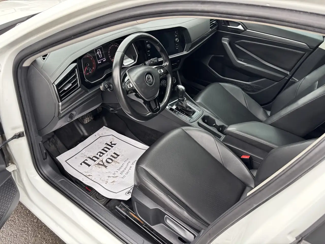 Volkswagen Jetta снимка Volkswagen Jetta
