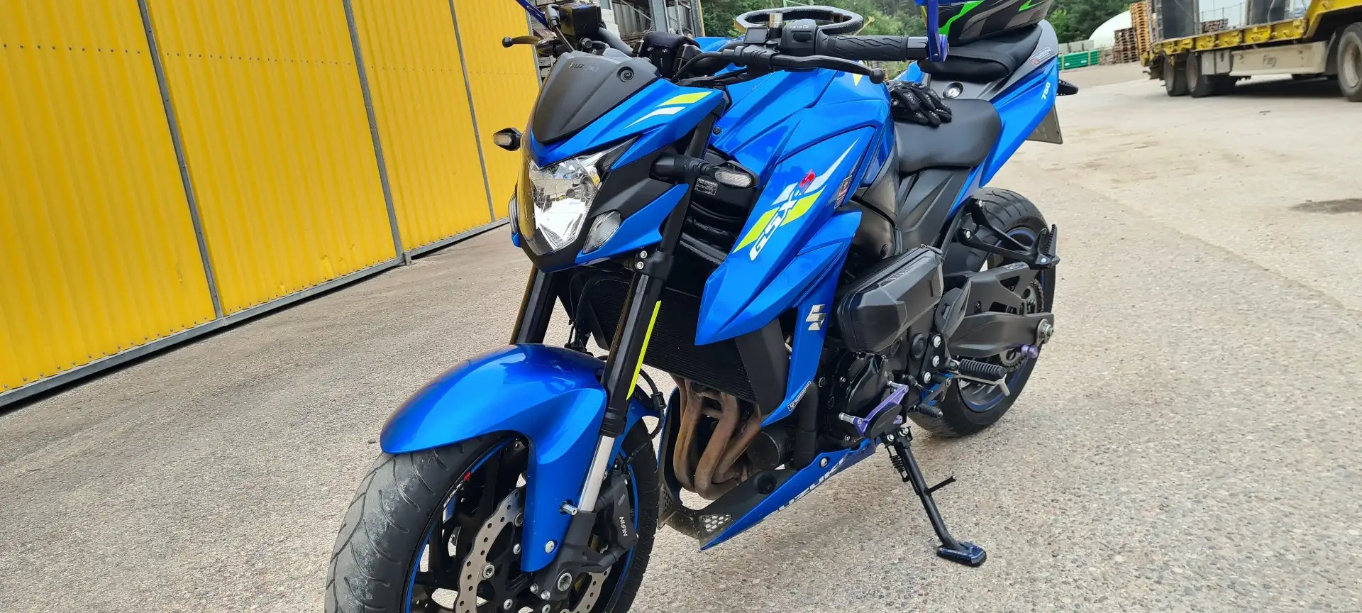 Suzuki GSX 750 Albastru - 1