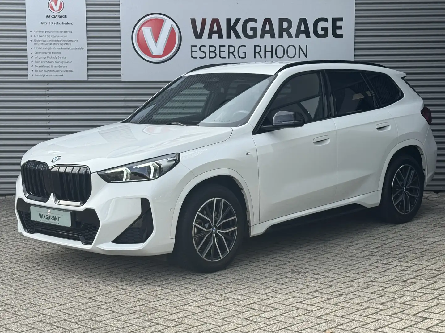 BMW X1 sDrive18i M-SPORT NAVI/CAM,LED,KESSY Wit - 1