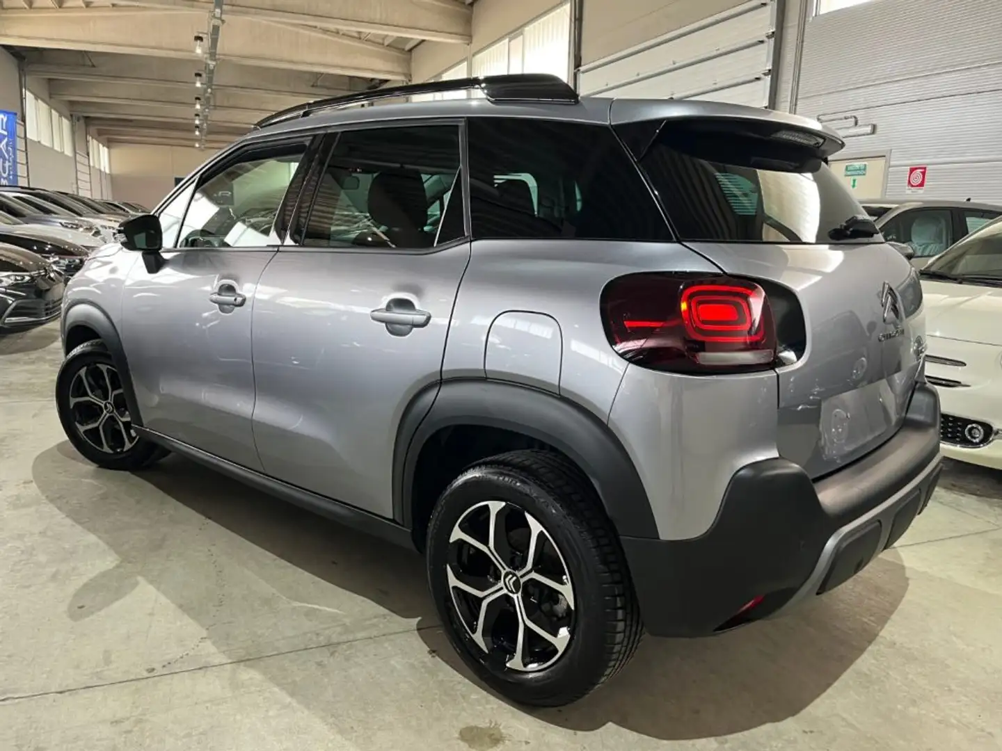 Citroen C3 Aircross 1.2 T 110CV S&S Shine Pack/NAVI/FULL LED/OK NEOPAT Šedá - 2