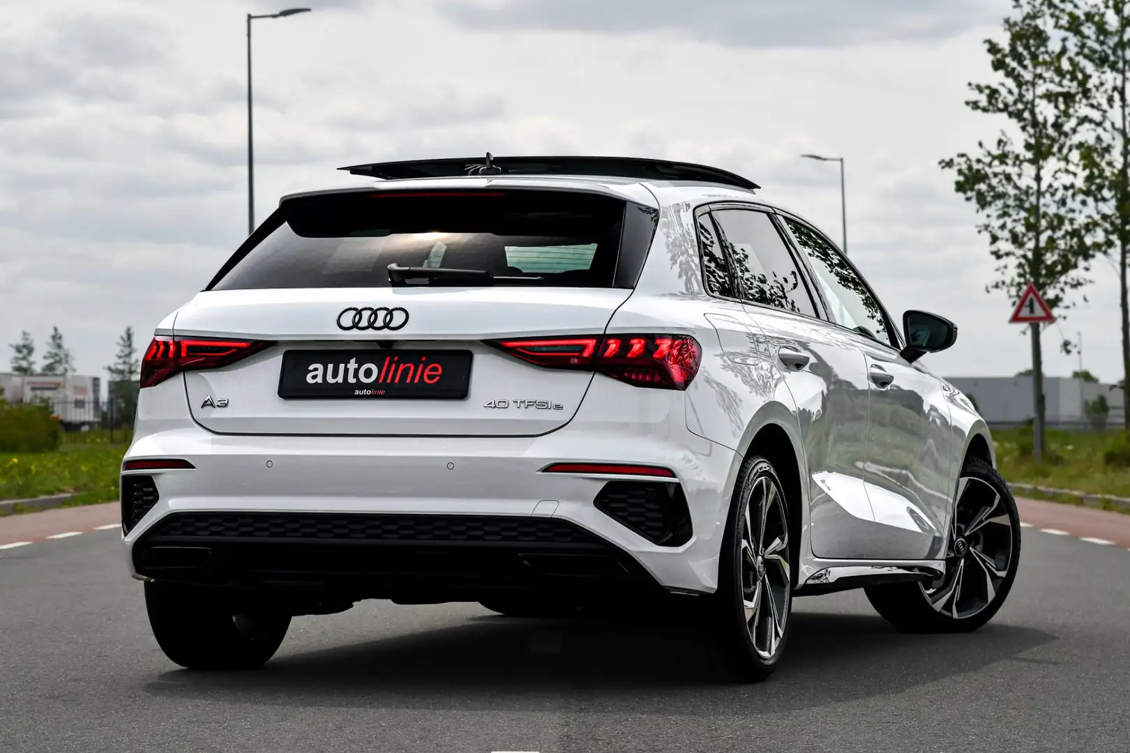 Audi A3 Sportback 40 TFSI e S-Line. Pano, ACC, HUD, Keyles Wit - 2