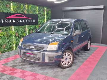 Révision OK ~ Embrayage Fait ~ 1.4 TDCi 68 ch Trend ~ Climatisation ~ Radio ~ Distri OK