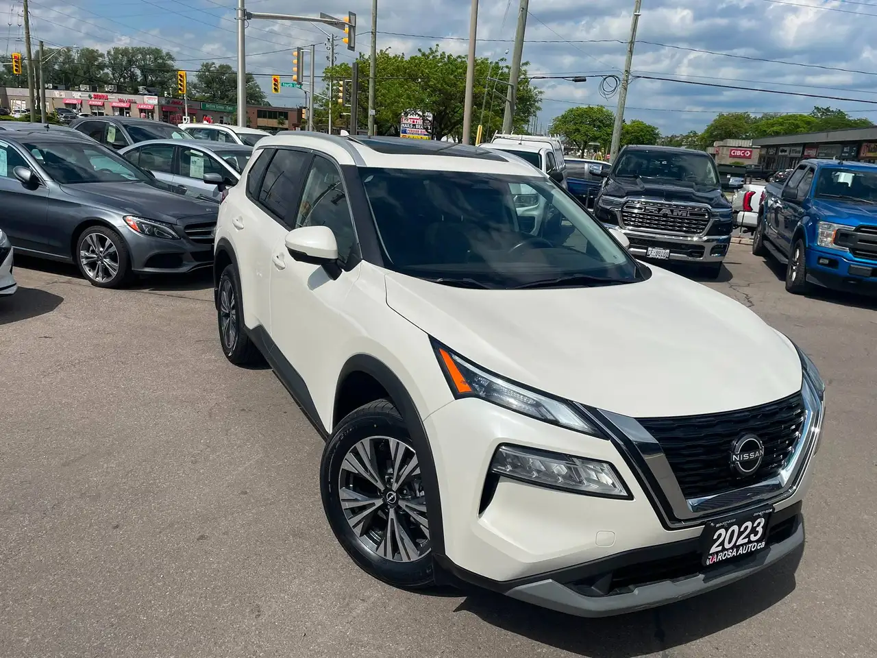 Nissan Rogue снимка Nissan Rogue