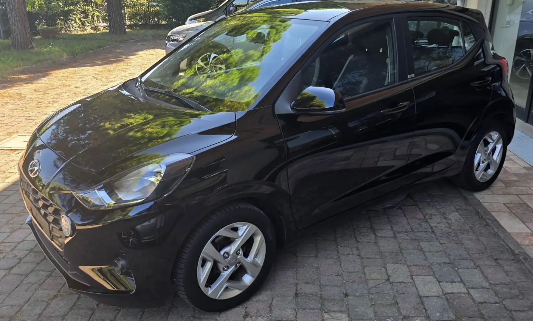 Hyundai i10 i10 1.0 mpi Advanced Plus Pack Schwarz - 1