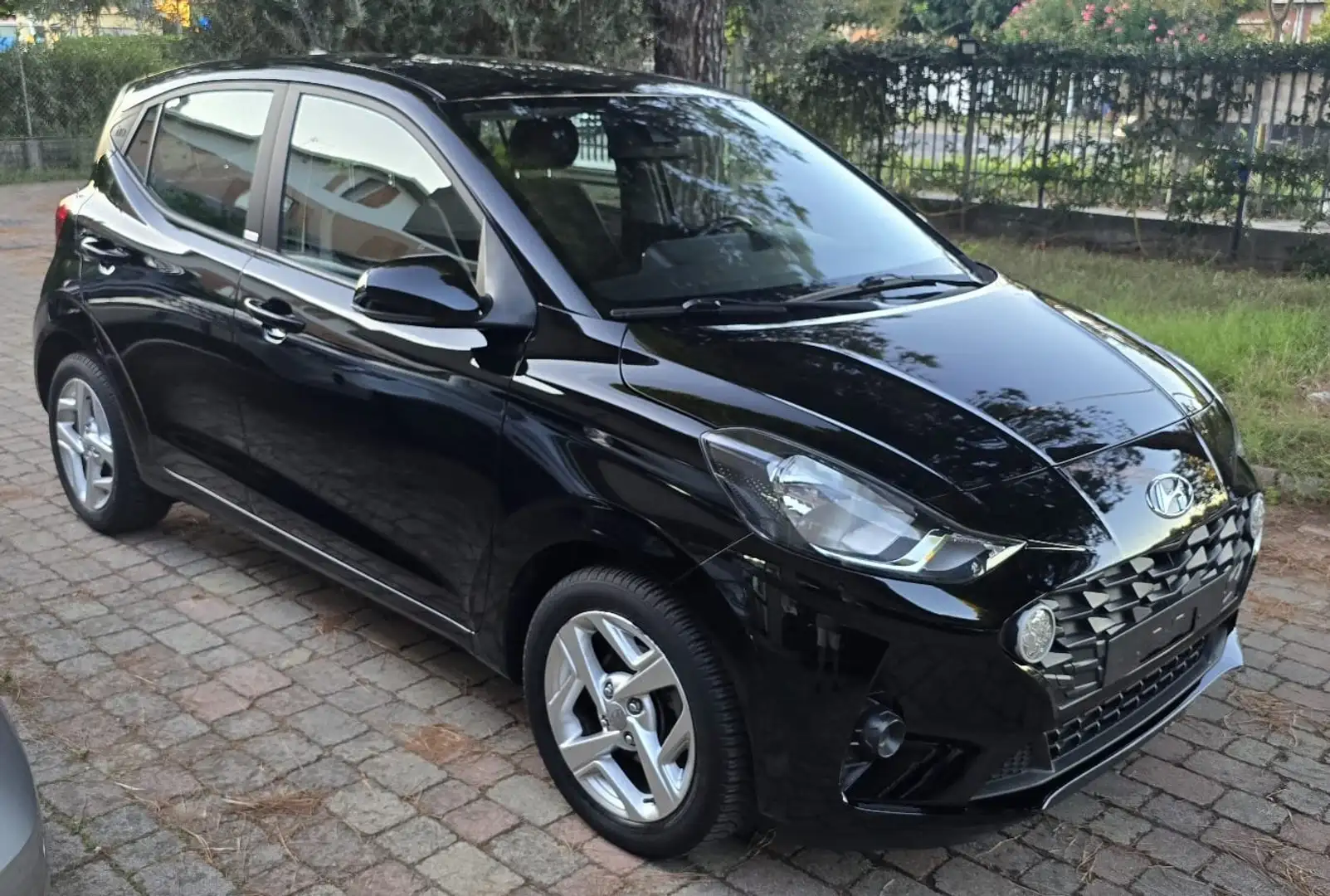 Hyundai i10 i10 1.0 mpi Advanced Plus Pack Schwarz - 2