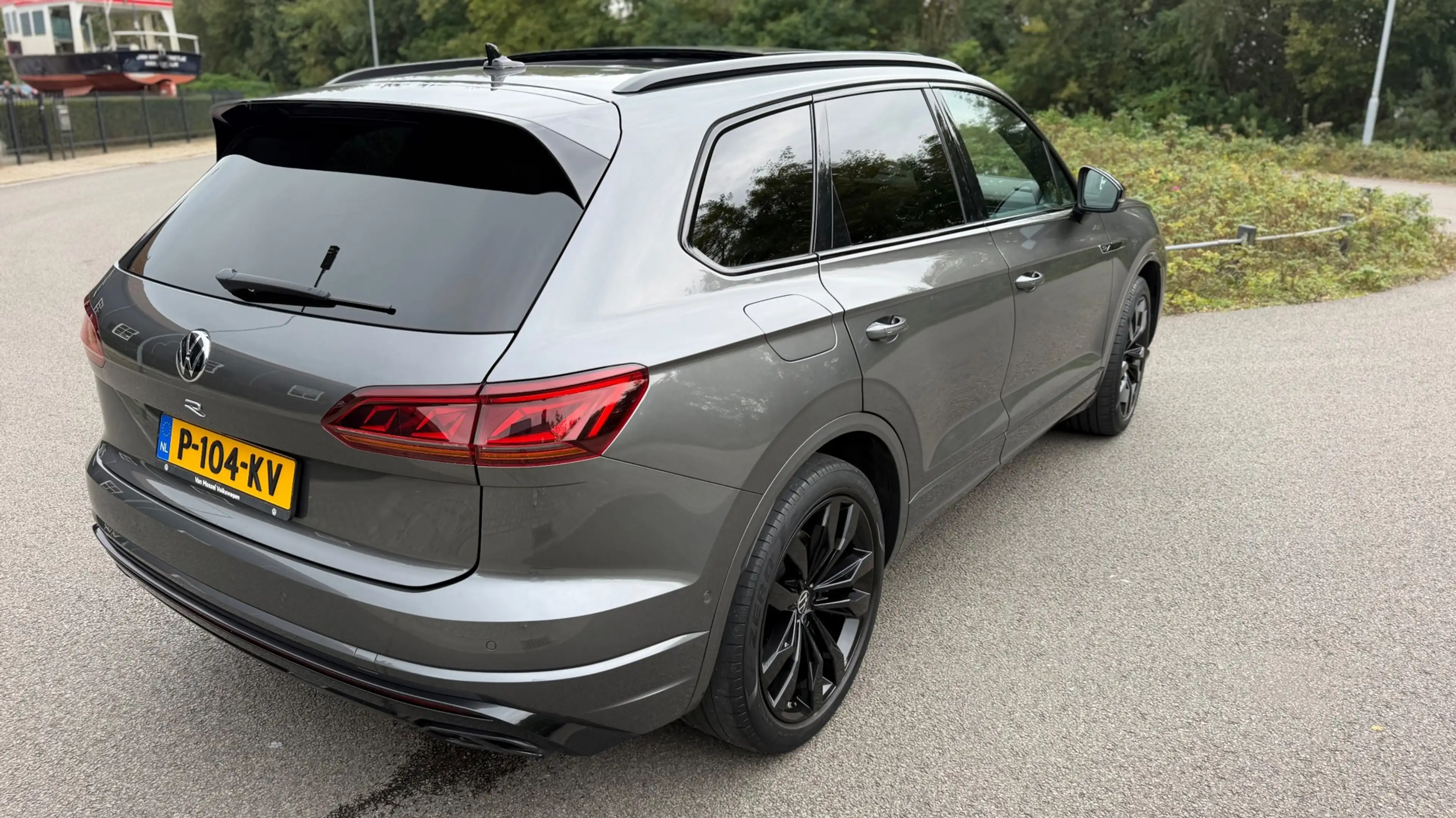 Volkswagen Touareg 3.0 TSi eHybrid 4MOTION R-Line Panoramadak leer Ca — photo 8