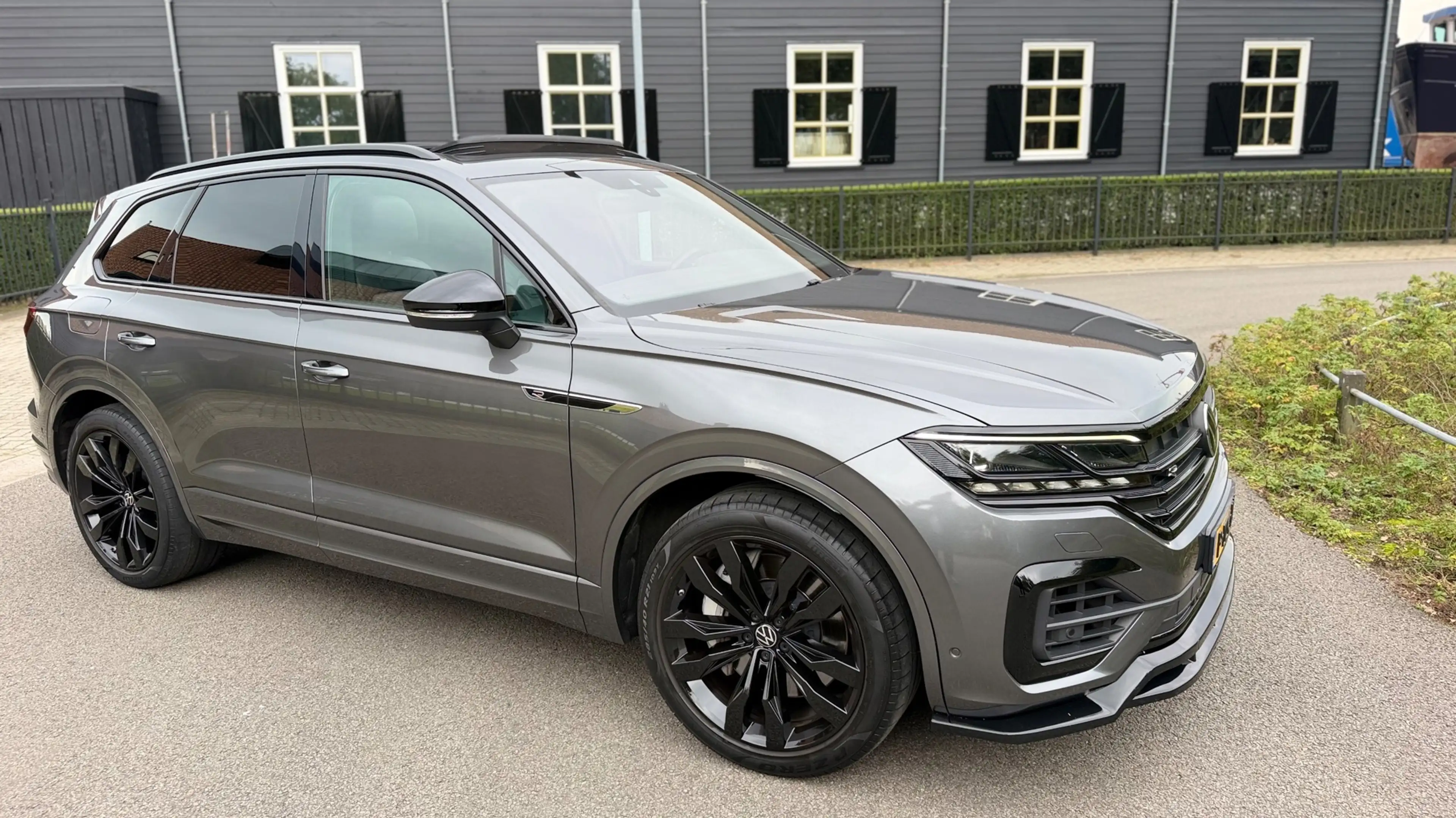 Volkswagen Touareg 3.0 TSi eHybrid 4MOTION R-Line Panoramadak leer Ca — photo 10