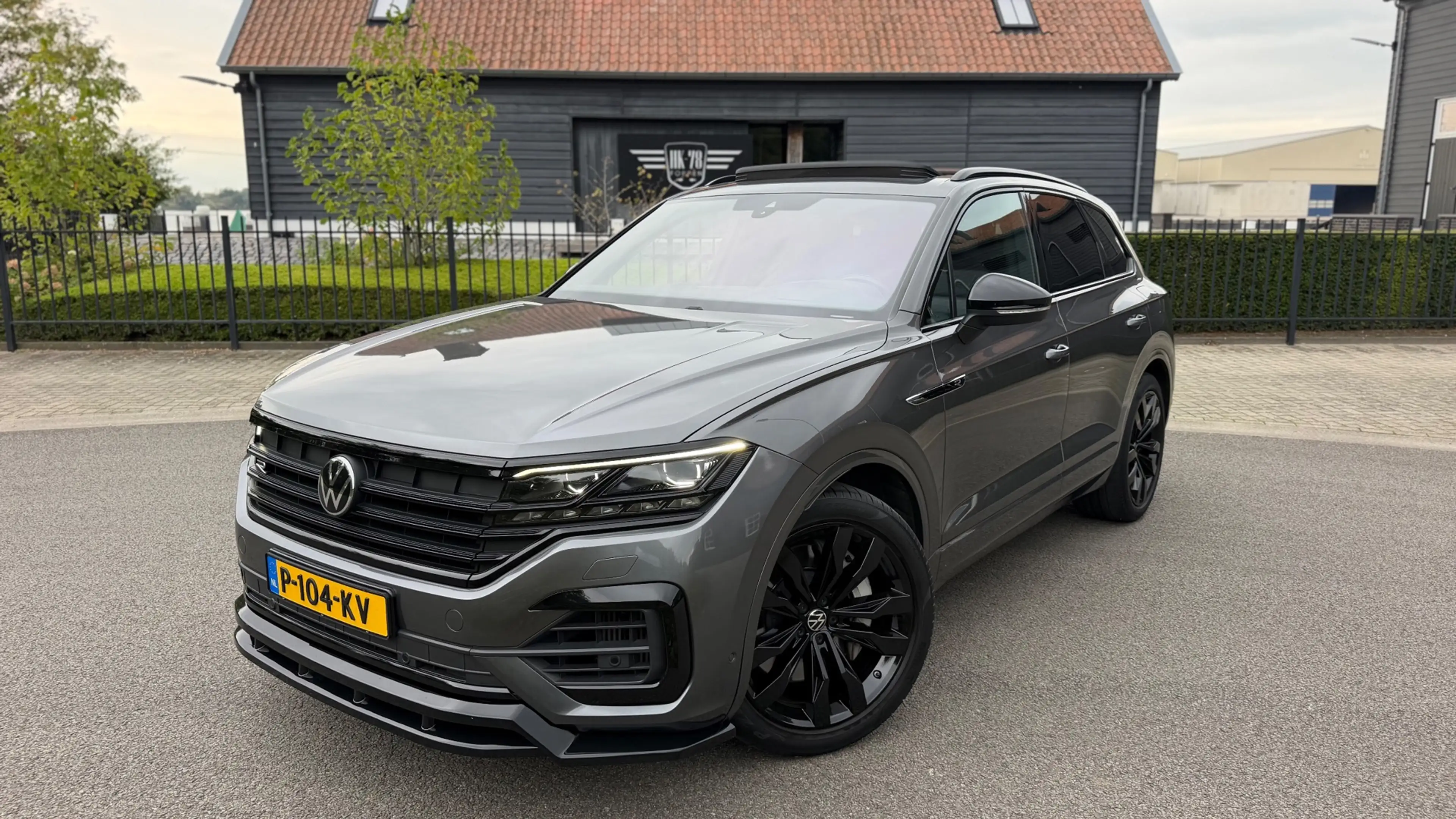 Volkswagen Touareg 3.0 TSi eHybrid 4MOTION R-Line Panoramadak leer Ca