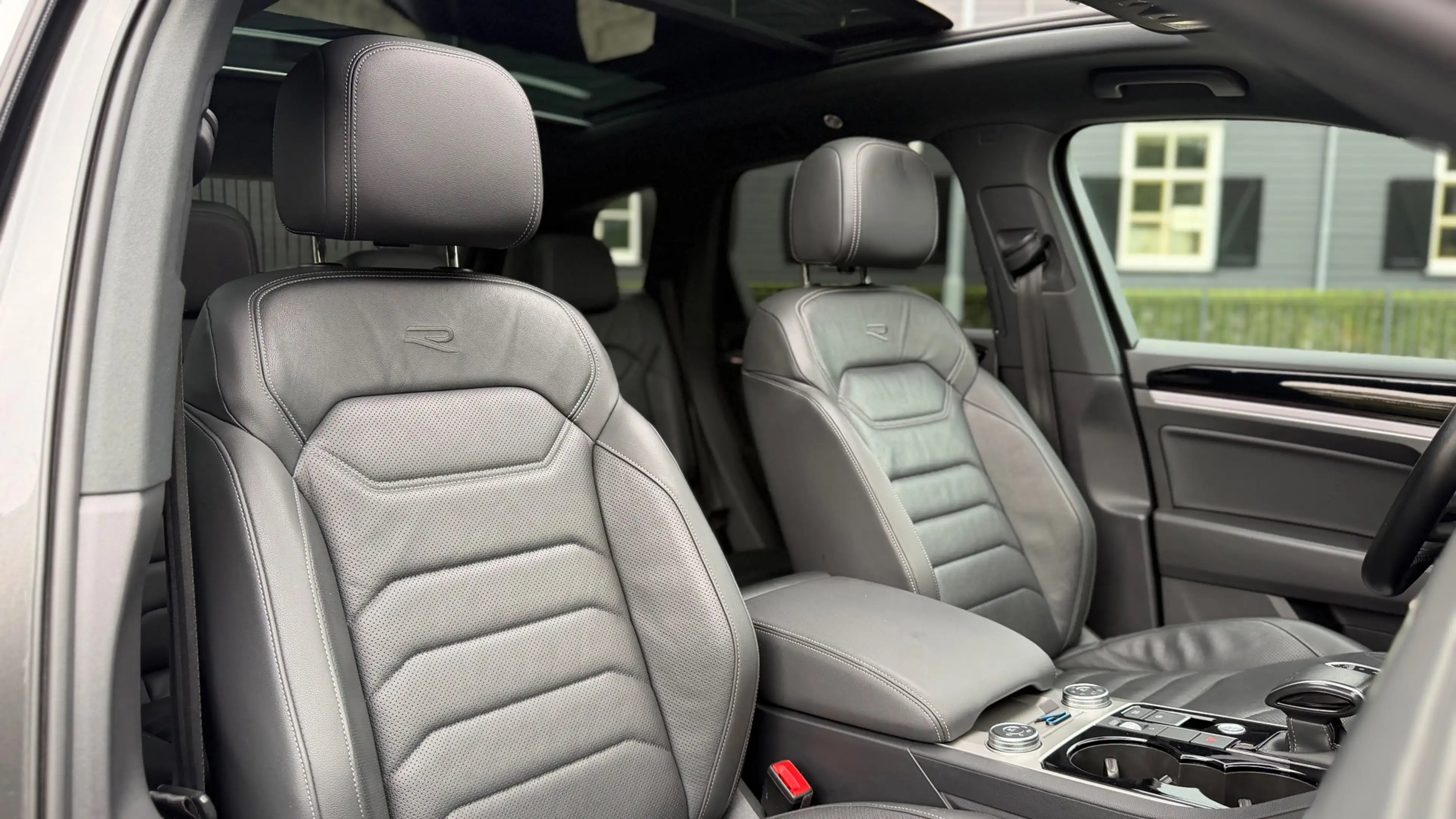Volkswagen Touareg 3.0 TSi eHybrid 4MOTION R-Line Panoramadak leer Ca — photo 16