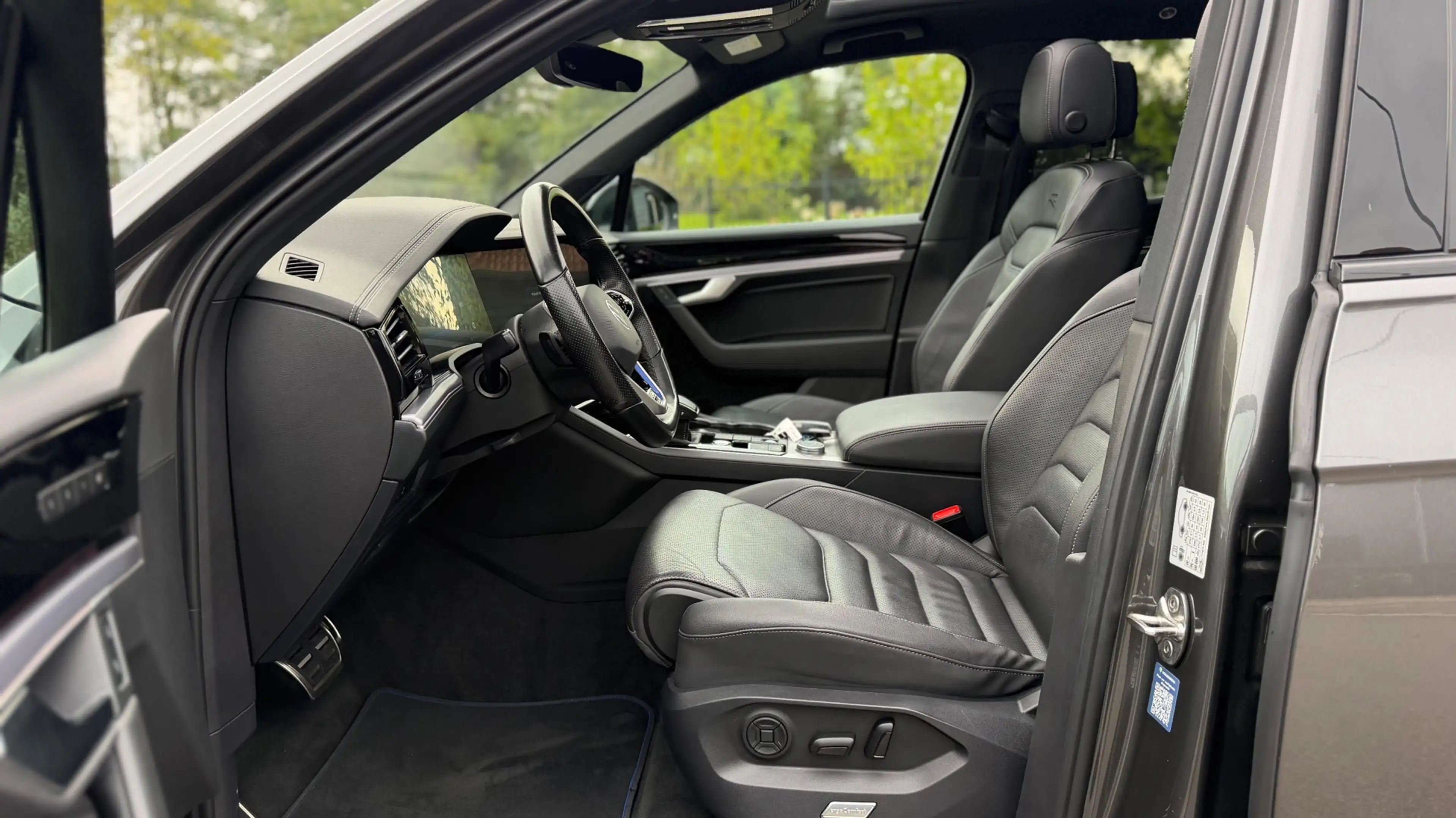 Volkswagen Touareg 3.0 TSi eHybrid 4MOTION R-Line Panoramadak leer Ca — photo 5