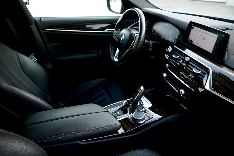 BMW 530 e Aut. *Live Cockpit Professional & Rückfahrkamer — photo 13