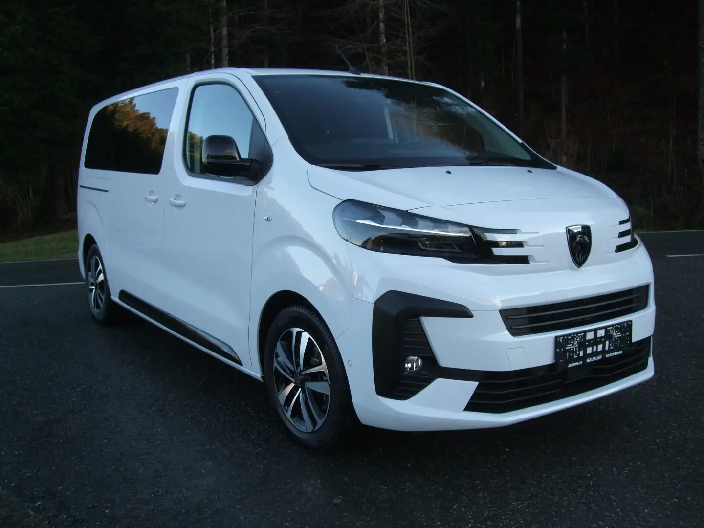 Peugeot Traveller Business BHDi 180 EAT8 Anhängerkupplung Alb - 1