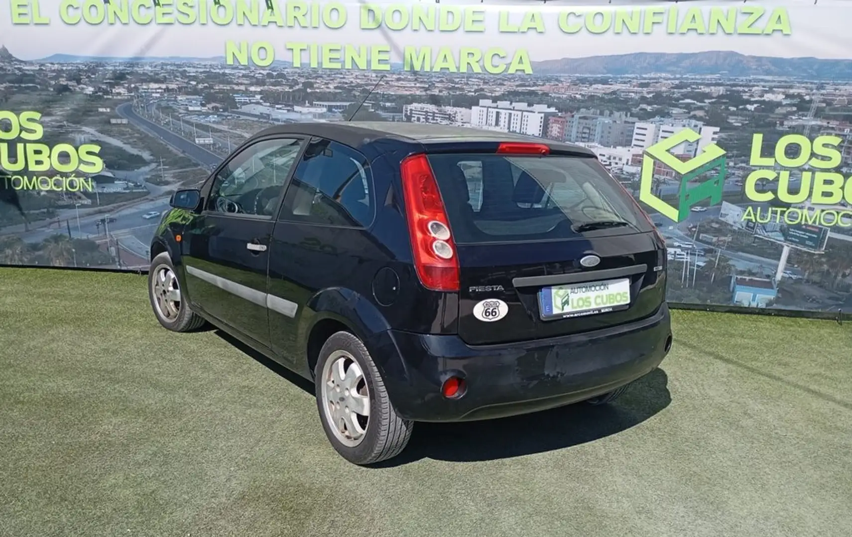 Ford Fiesta 1.6 TDCi Sport Coupé Negro - 2
