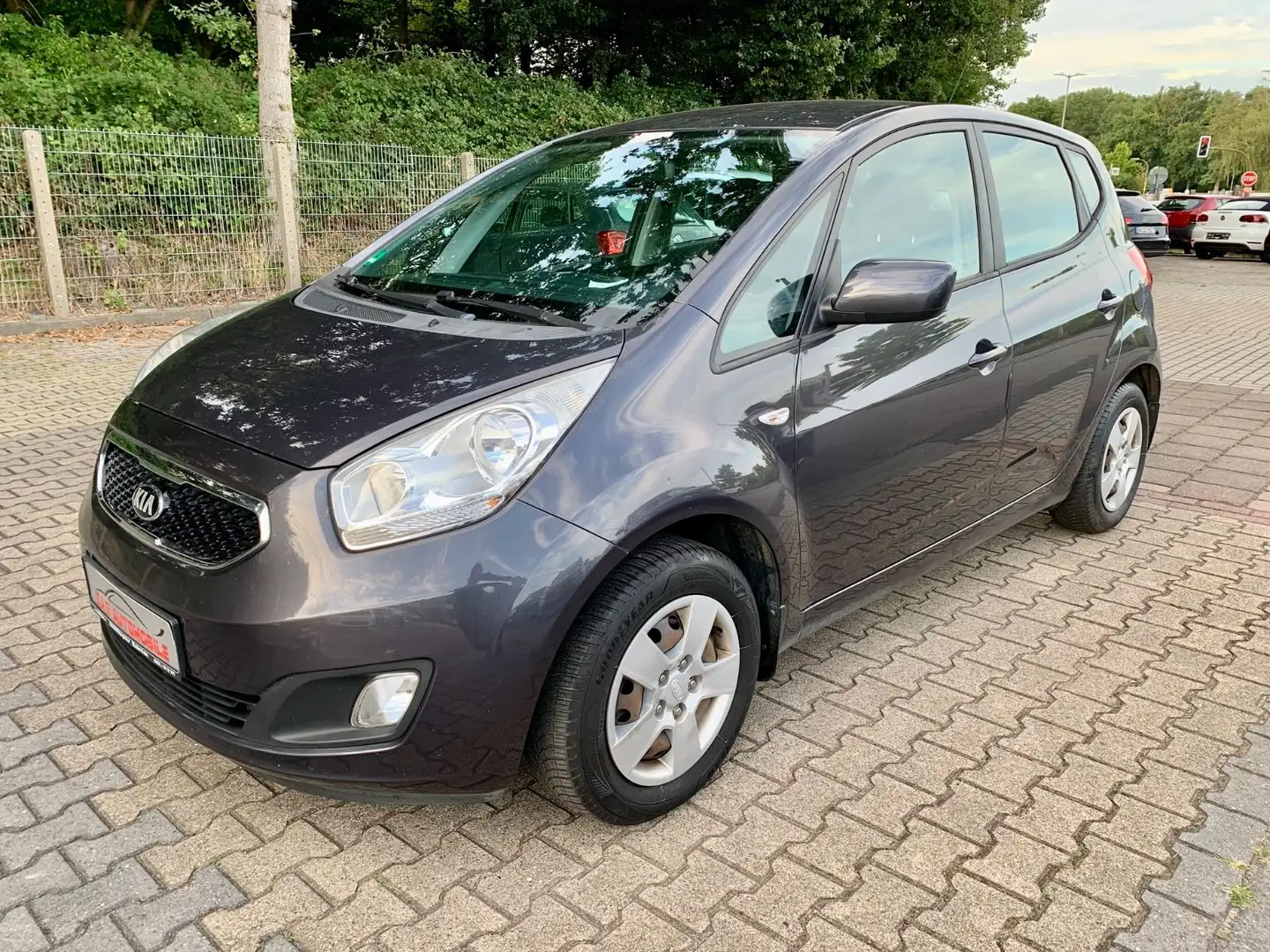 Kia Venga siva - 2