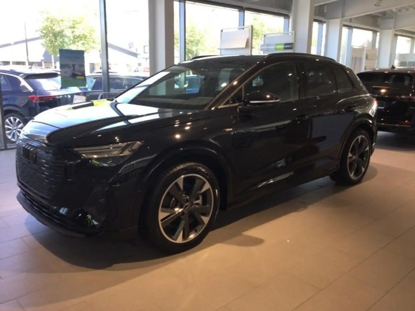 Audi Q4 e-tron Q4 40 e-tron S-Line 77kWh GAR 12.26 Bluetooth Navi Schwarz - 1
