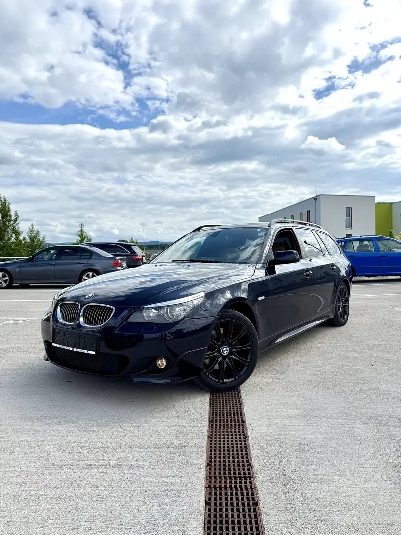 BMW 530 530xd Touring Aut. Schwarz - 1