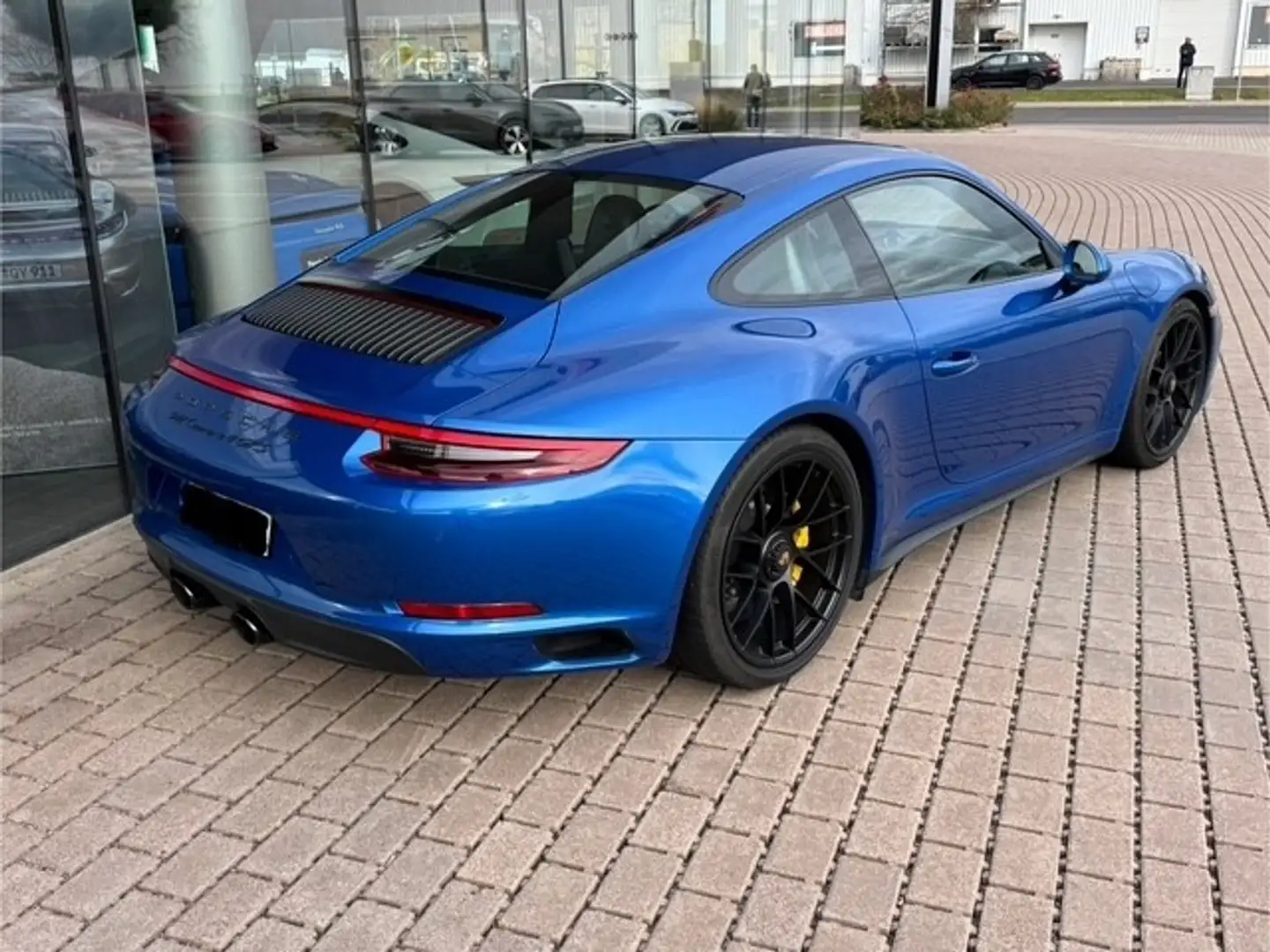 Porsche 911 991 Carrera 4 GTS PCCB/PDDC/Bose/18Wege/HAL/LED Blau - 2