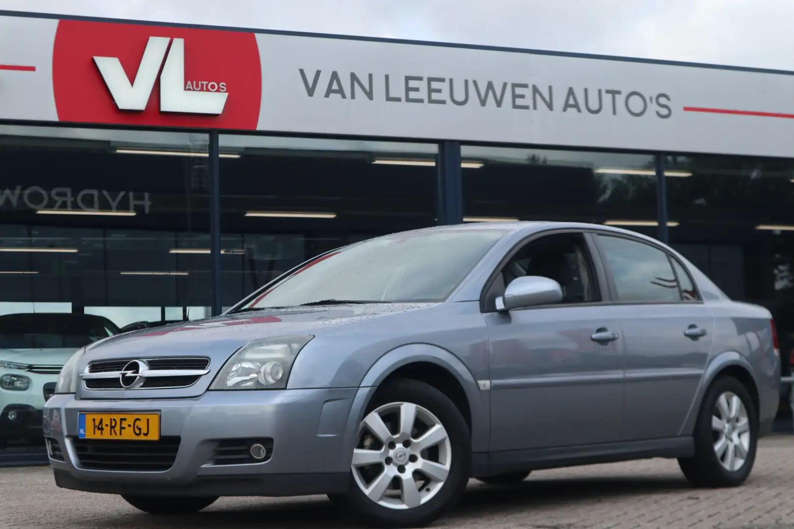 Opel Vectra 2.2-16V V-line | Automaat | Trekhaak | Cruise Grijs - 1