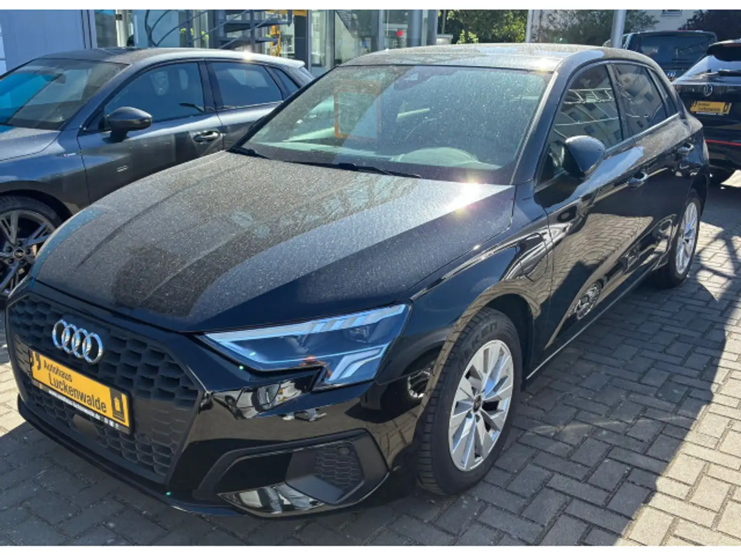 Audi A3 40 TFSI e S tronic *PANO*ACC*NAV+* Schwarz - 2