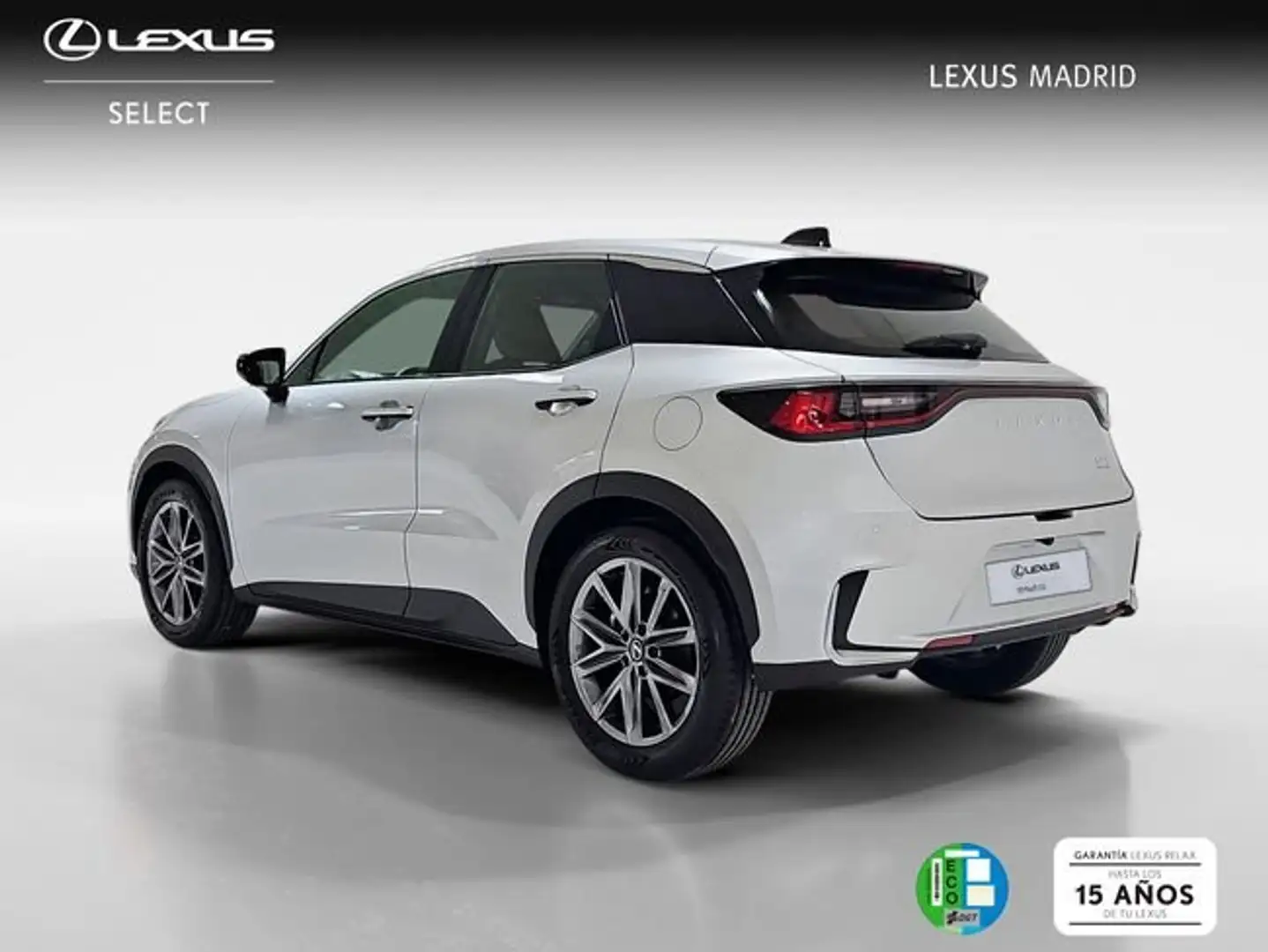 Lexus LBX 1.5 136cv HEV Elegant Plateado - 2