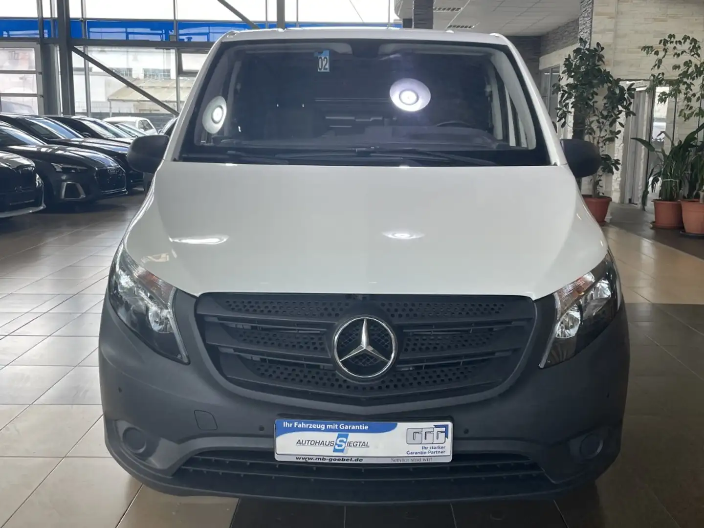 Mercedes-Benz Vito 111 CDI FWD kompakt SHZ PDC Euro6 bijela - 2