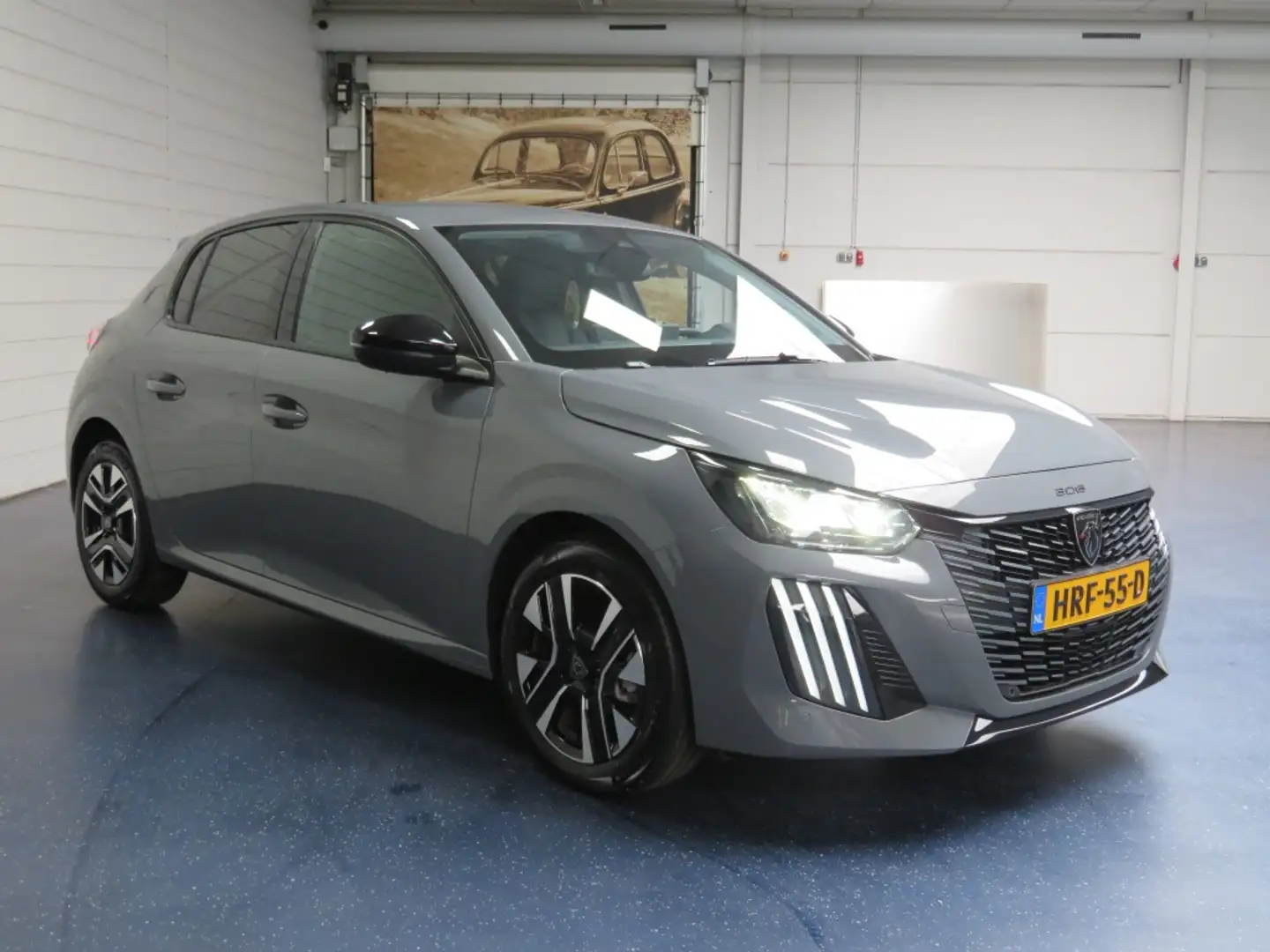 Peugeot 208 1.2 PureTech Allure Grijs - 2