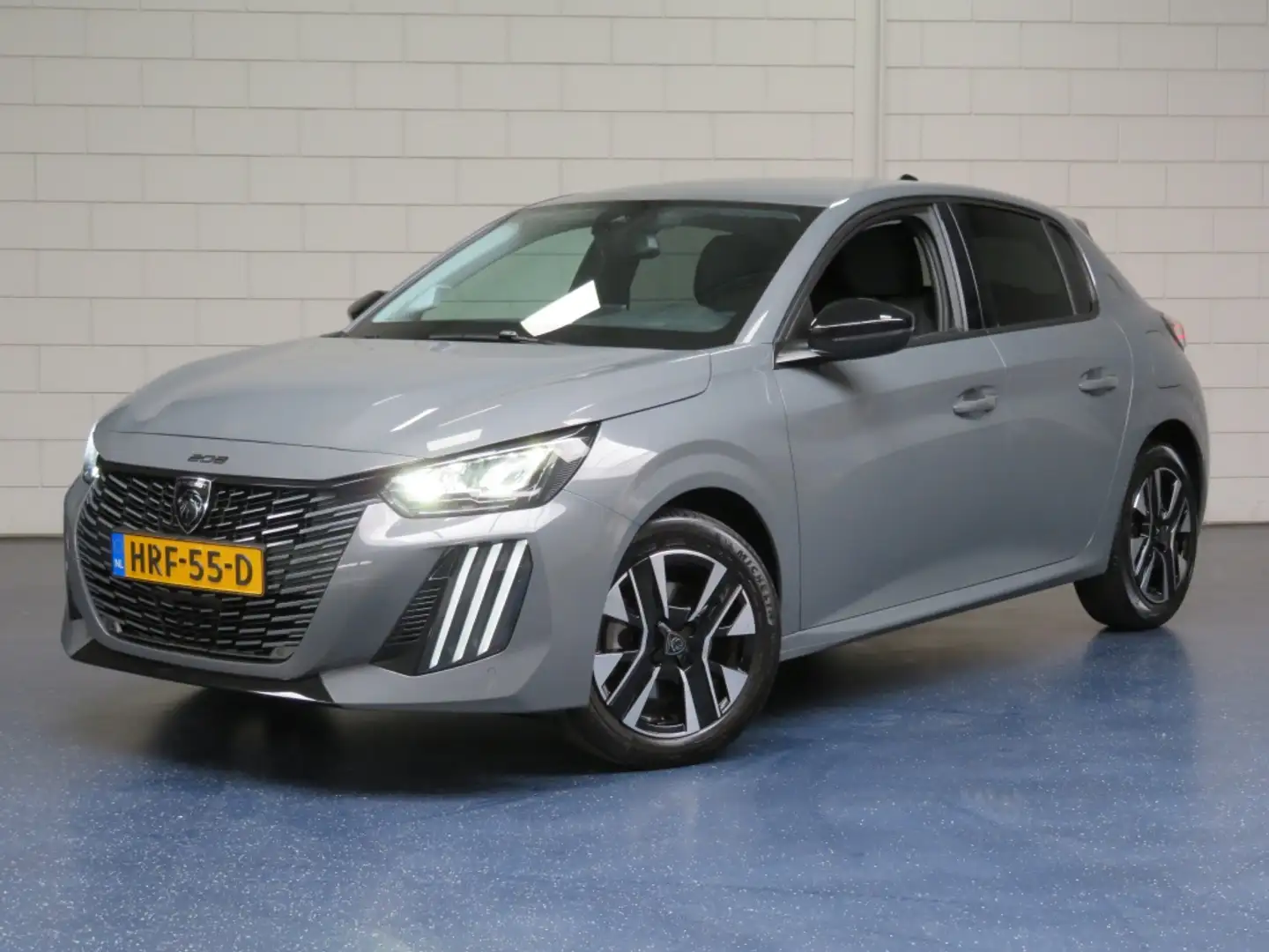 Peugeot 208 1.2 PureTech Allure Grijs - 1