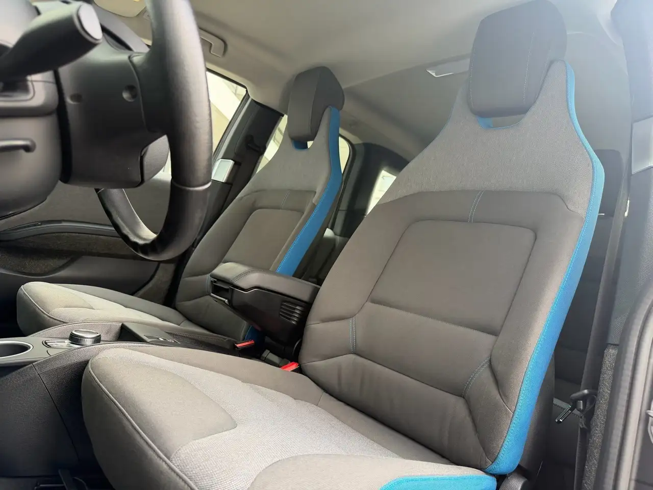 BMW i3 s 120 Navi Standh. LED PDC DAB Tempomat 19" LMR, миниатюра 12