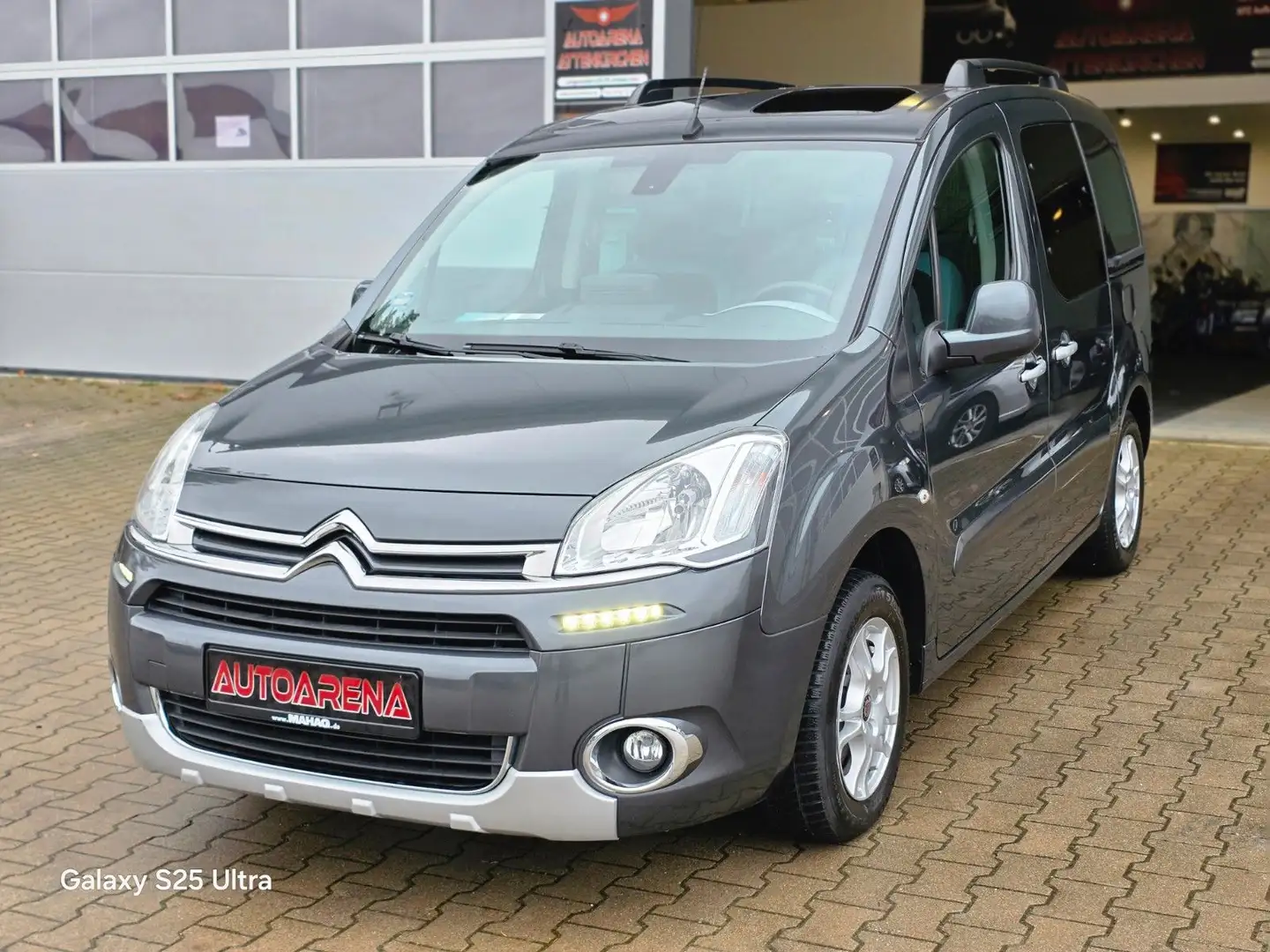 Citroen Berlingo 1.6 VTI120 Multispace|PANO|SHZ|PDC|NAVI Gris - 2